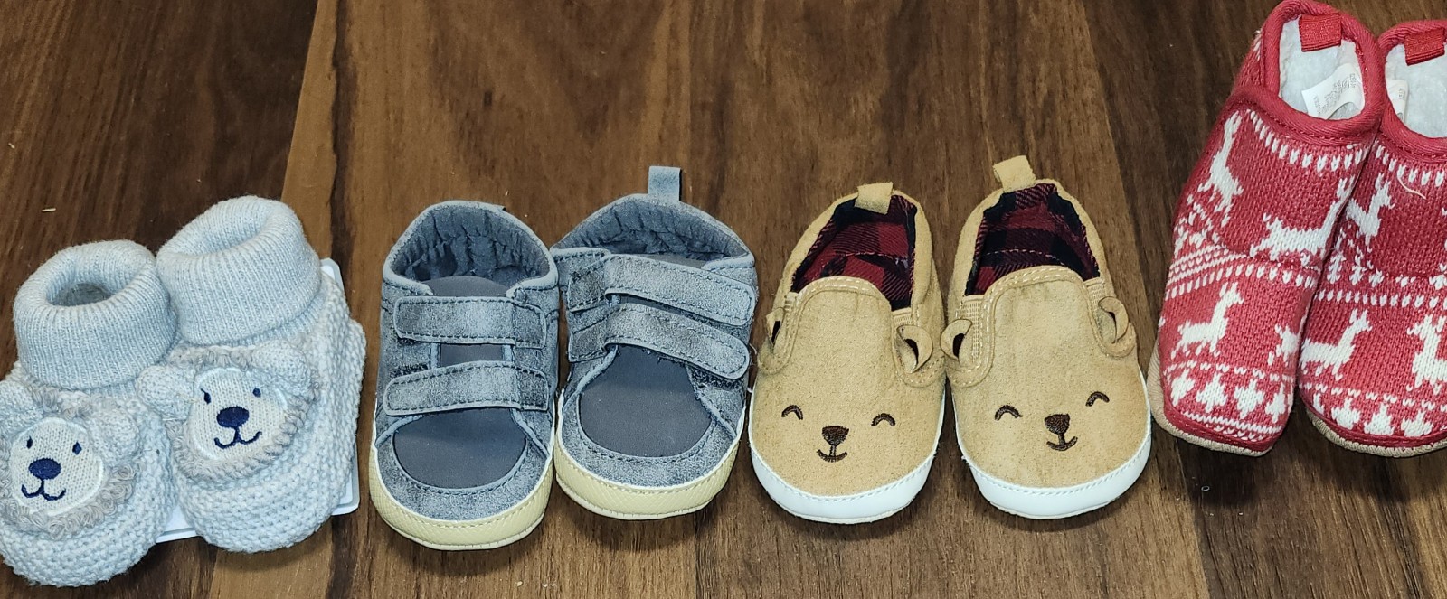NWT & NWOT Set of 4 Newborn (0-3 mos) Boys Baby Booties from Carter's & Old Navy