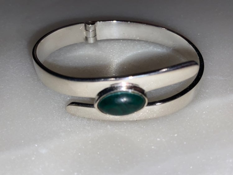 Italian 925 Clamper w/ Green Stone