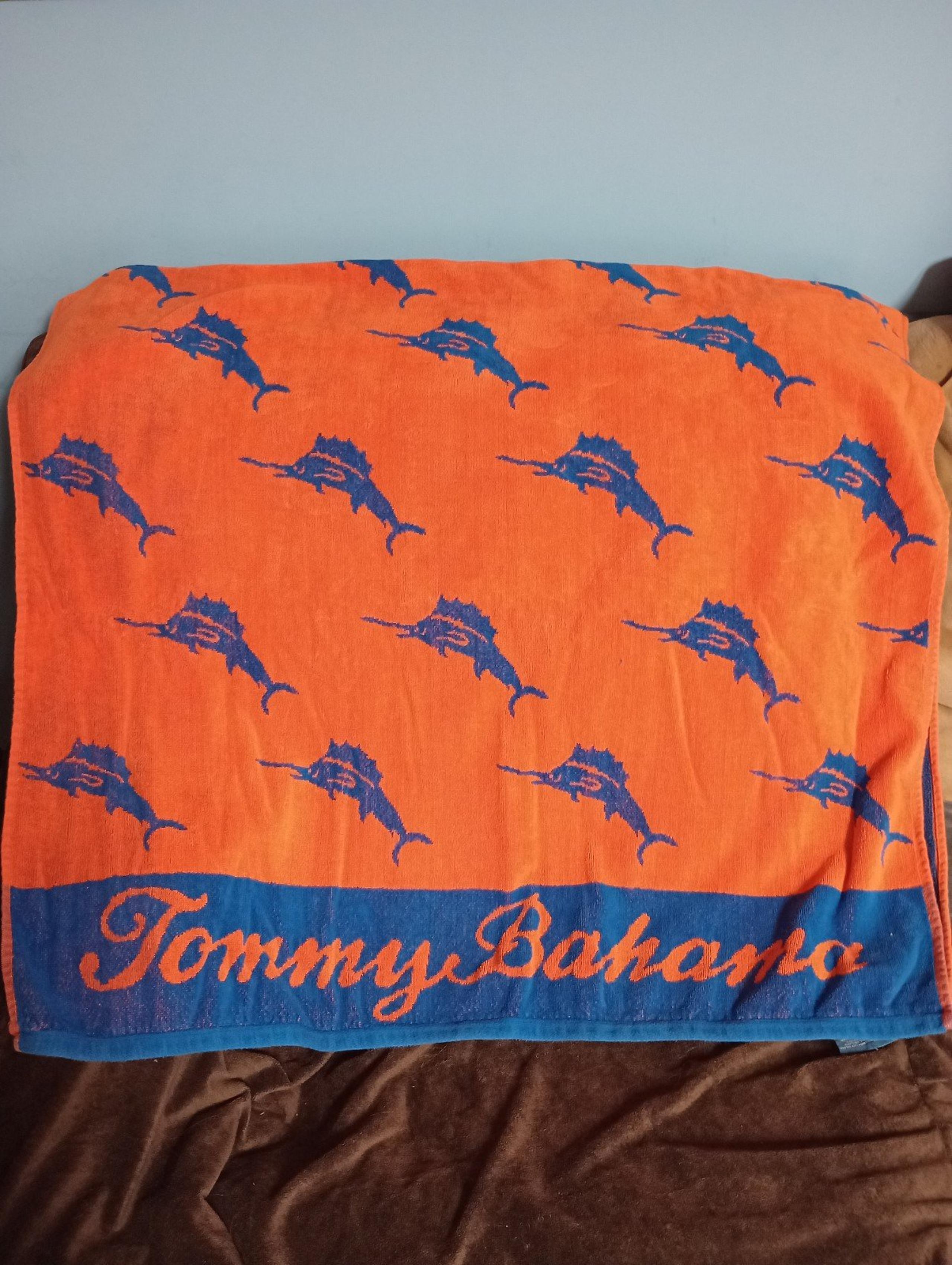 Tommy Bahama!! MARLIN FISH Beach Spa Pool TOWEL Blanket SEA LIFE Tropical Orange