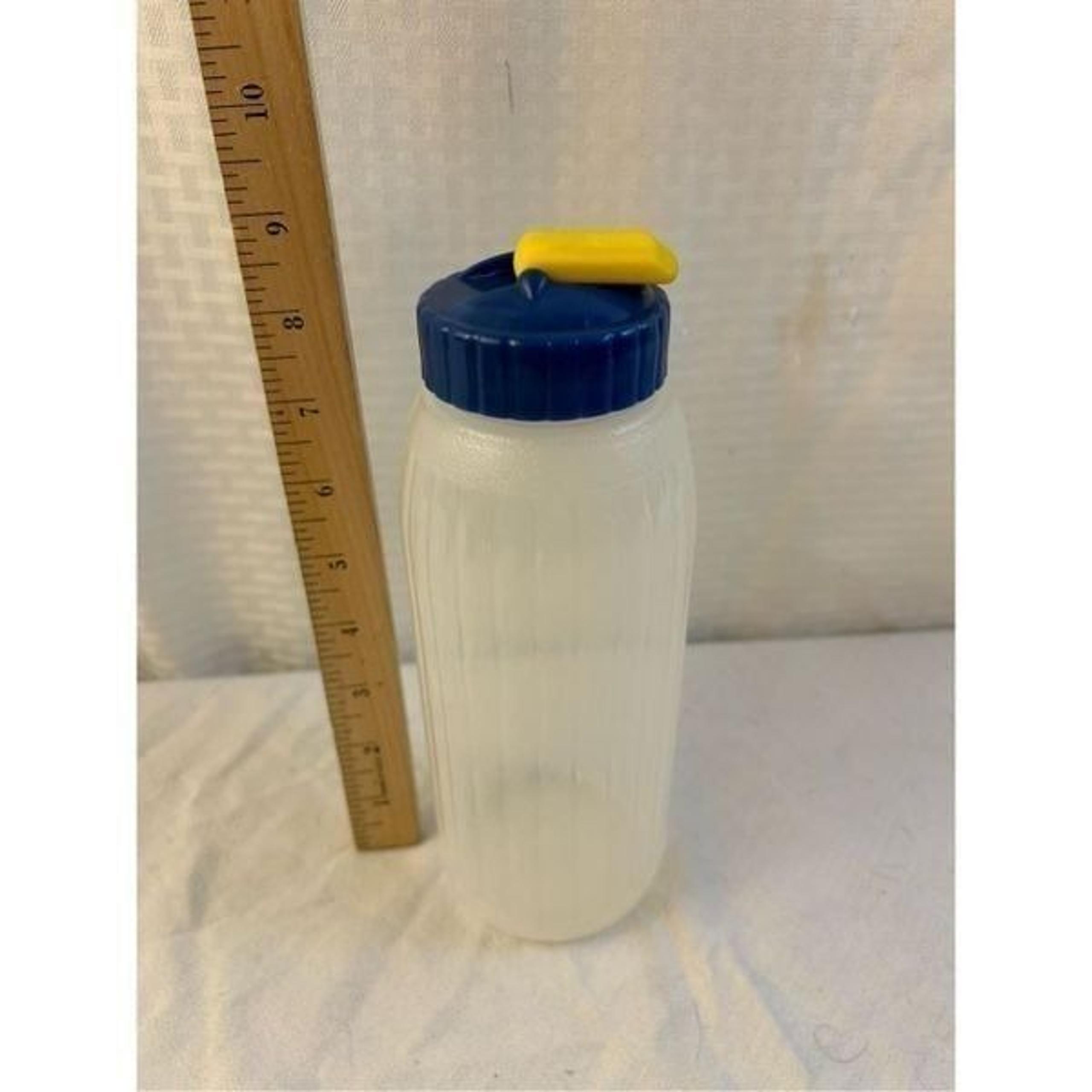 Rubbermaid water bottle blue yellow flip top