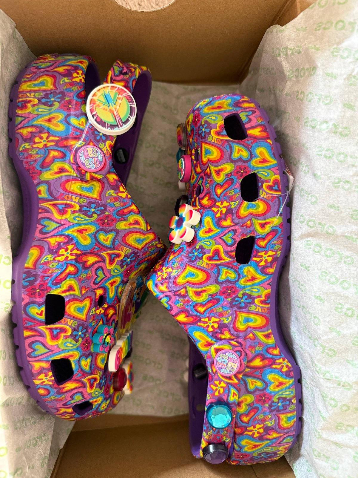 Crocs Lisa Frank Size 8 Women’s Limited Edition Sold out Everywhere!!