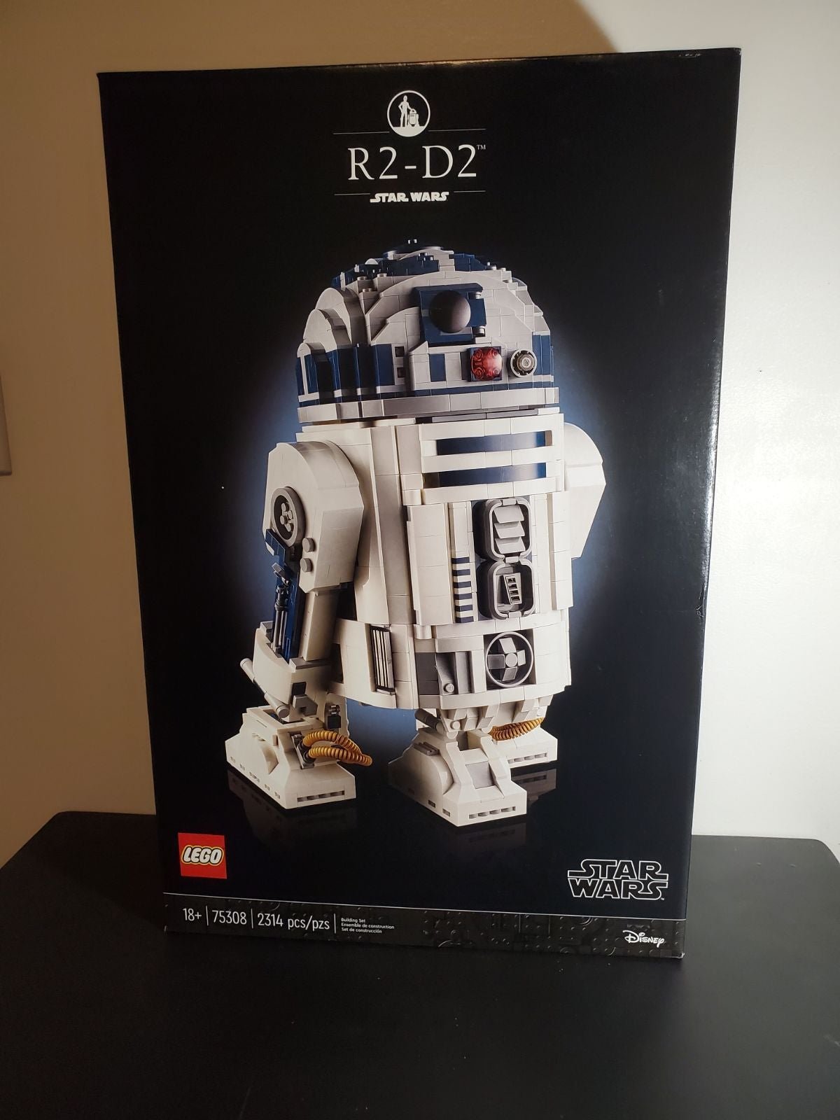 LEGO Star Wars R2-D2 75308 Sealed!!!