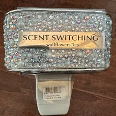 Bath and body works Duo Switching wallflower plug in