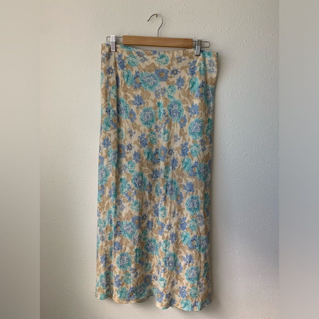 Villager a Liz Claiborne company vintage long floral skirt size 8