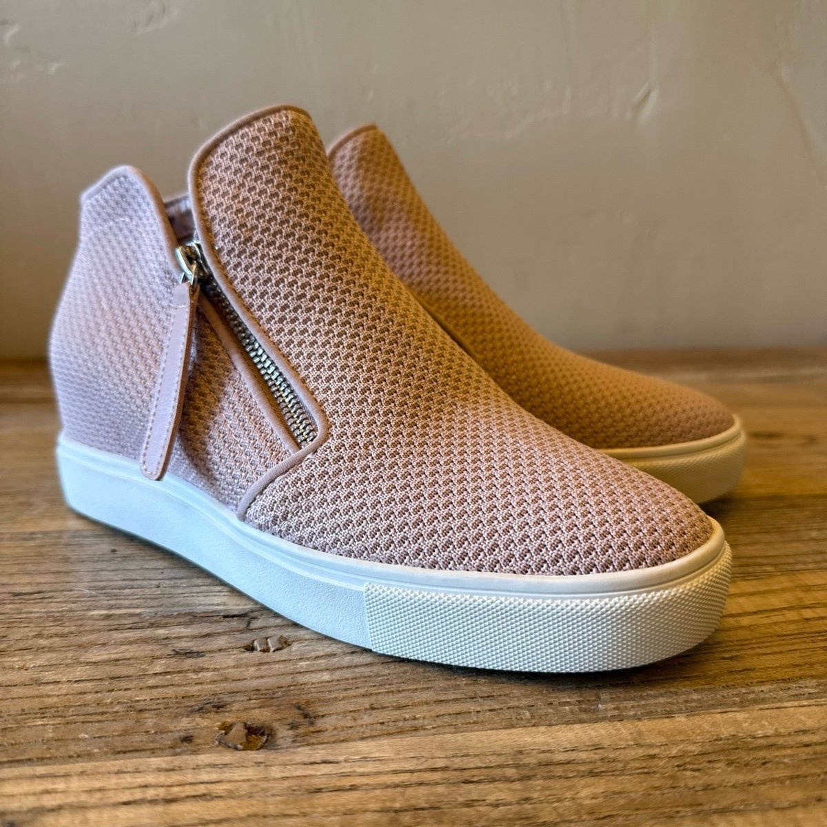 Steve Madden Women’s Wedge Zippered Sneaker, Size 9