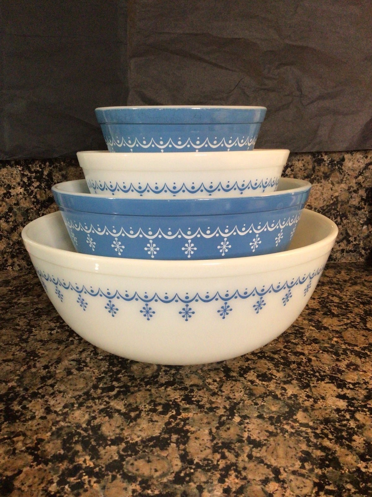 Pyrex VINTAGE 1972 Mixing Bowl Set Snowflake Blue “ Garland “