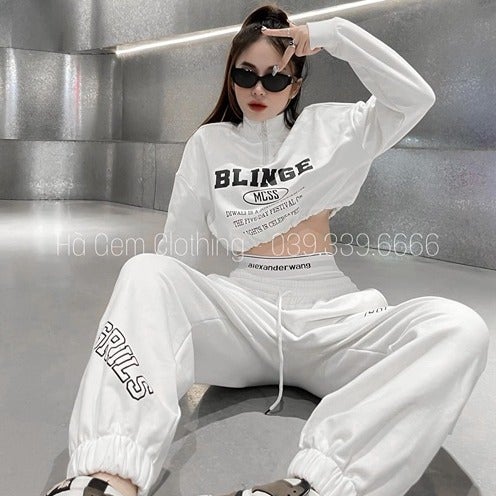 Comfortable white crop top and sweatpants blinge tracksuit 2 piece set Size S/M