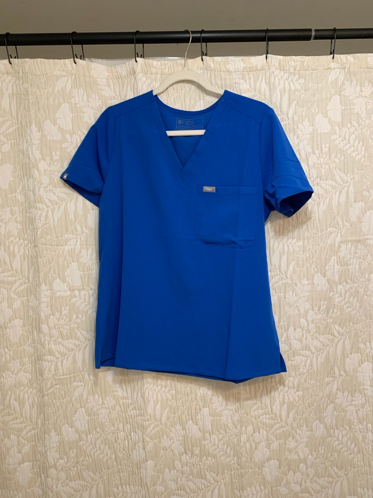 Figs scrub top
