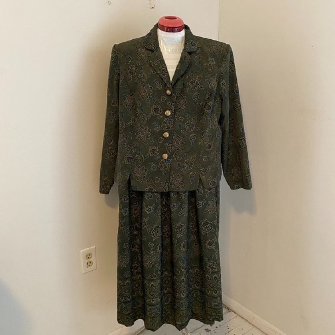 Koret 2 pc Floral Suit Jacket & Skirt Womens Size 16WP