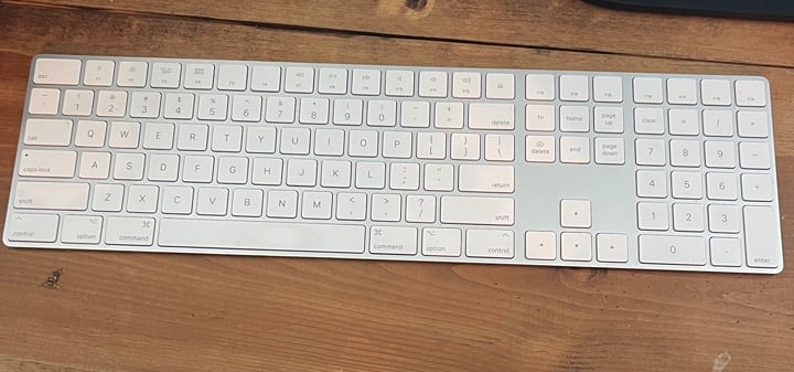 Apple Wireless Keyboard With Numerical Pad 2020