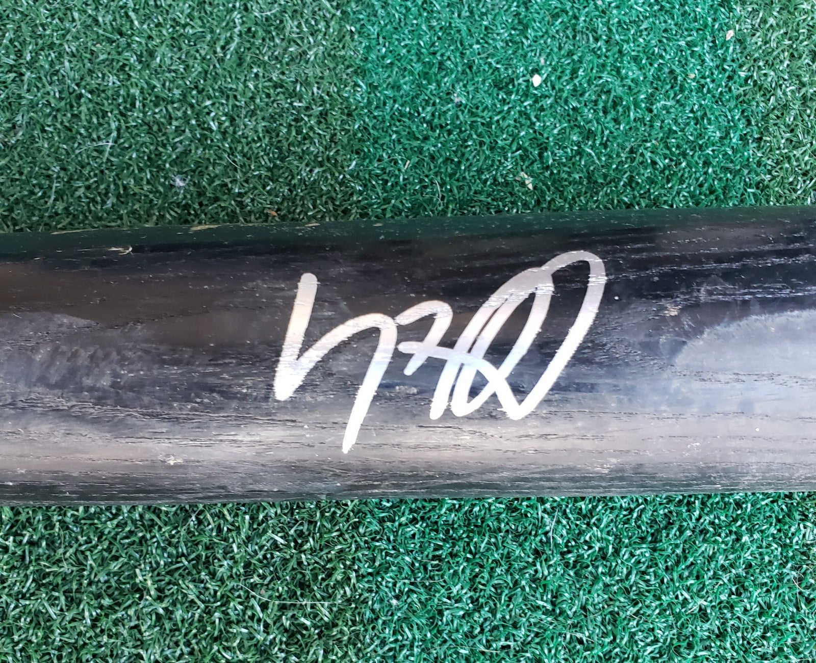 Luis Robert Signed Auto Baseball Bat Chicago White Sox