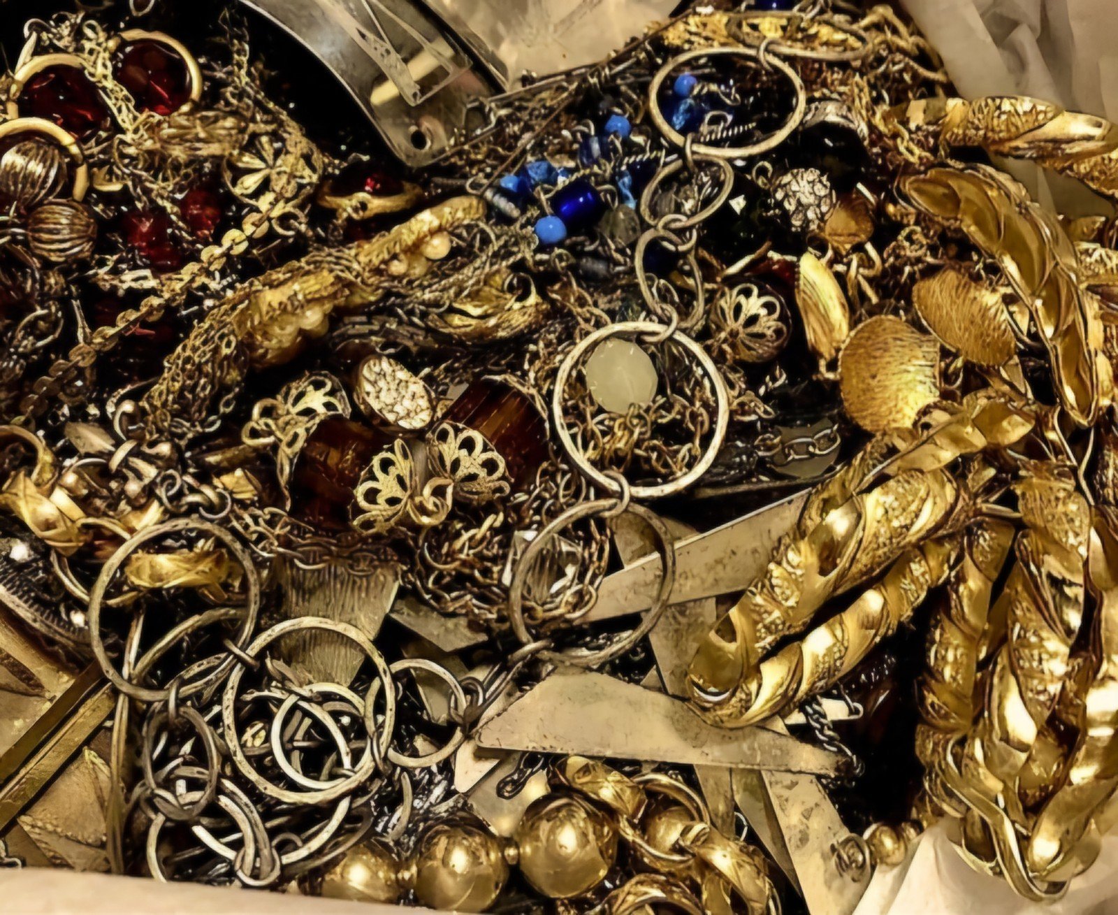 HUGE 5 LB MYSTERY VINTAGE JEWELRY LOT