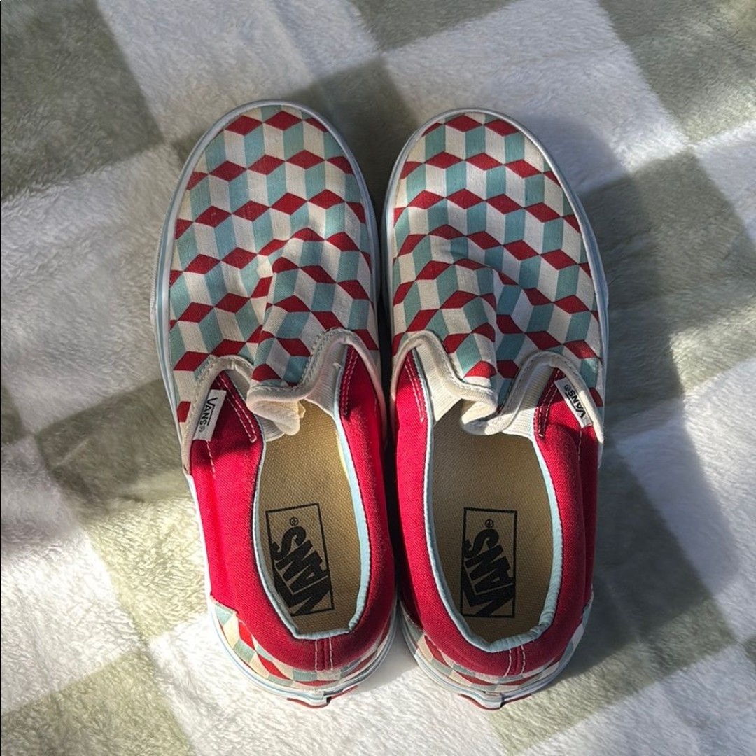 Vans Unisex Classic Slip-On Z-Cubes Red & White Size 6 | Y2K Retro Geometric