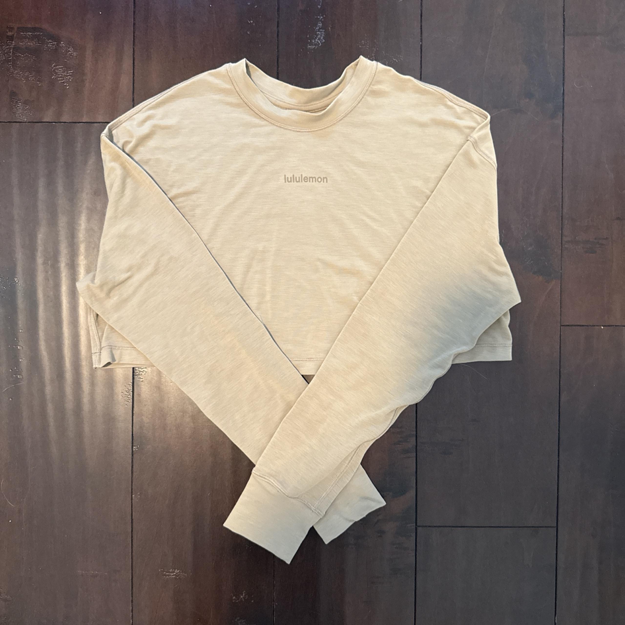 Size 2 olive green lululemon long sleeve crop tee
