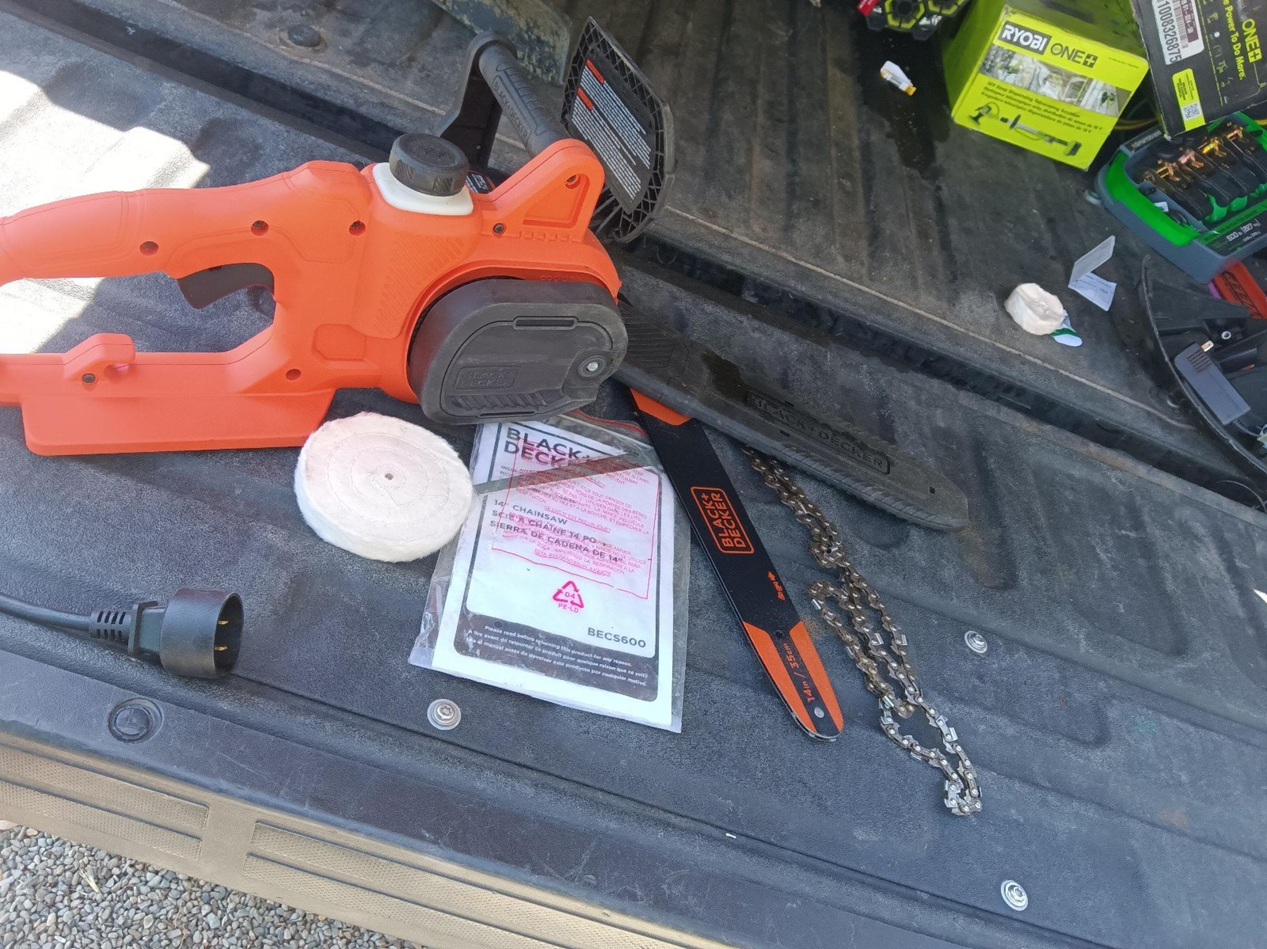 Black and Decker 14" chainsaw corded