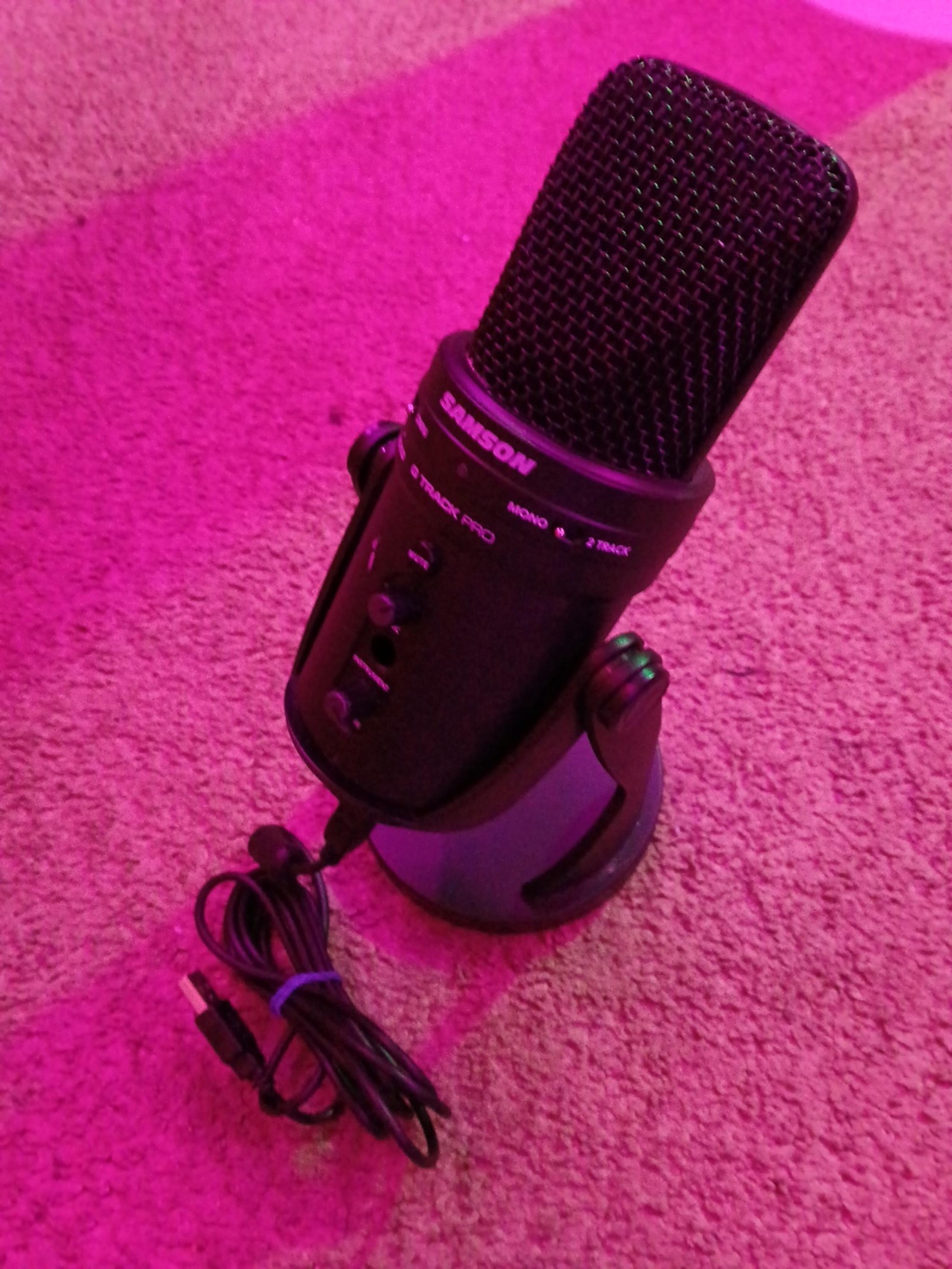 Microphone