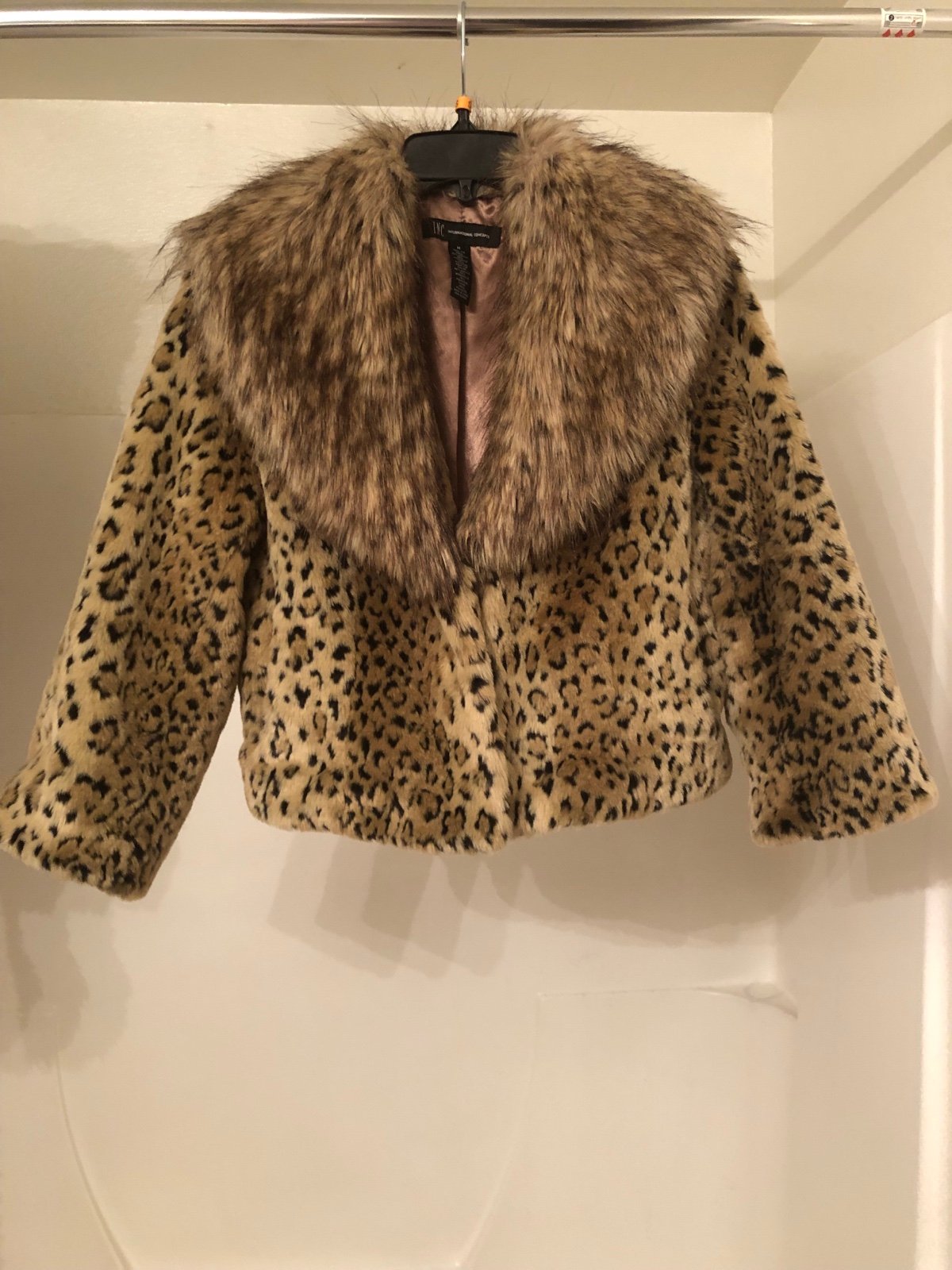 Leopard Faux fur Jacket 3/4 length sleeves super soft feels like real fur lined