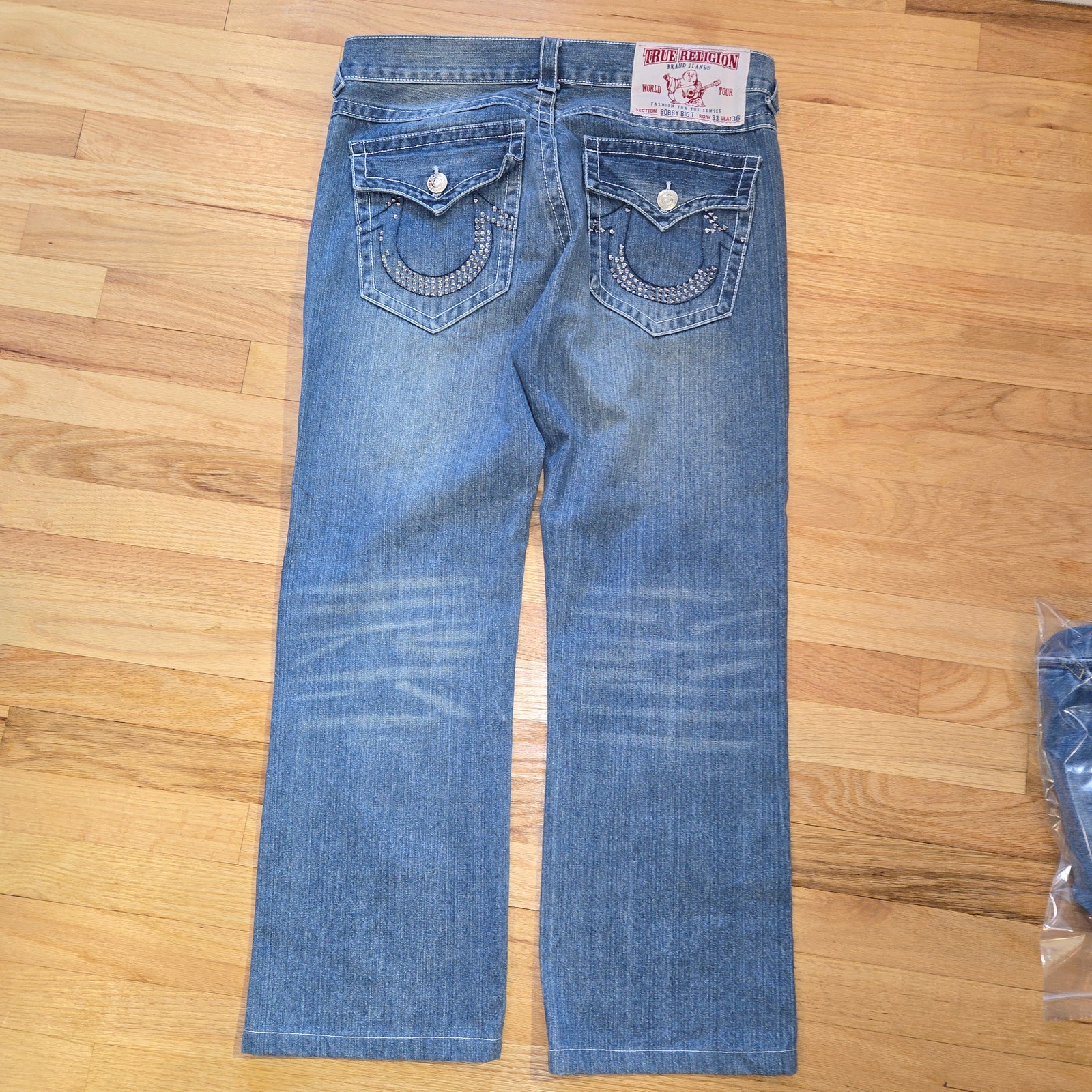 True Religion Bobby Big T distressed 33x 36