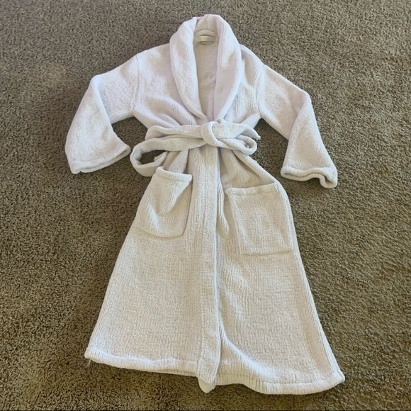 Barefoot dreams robe size 1