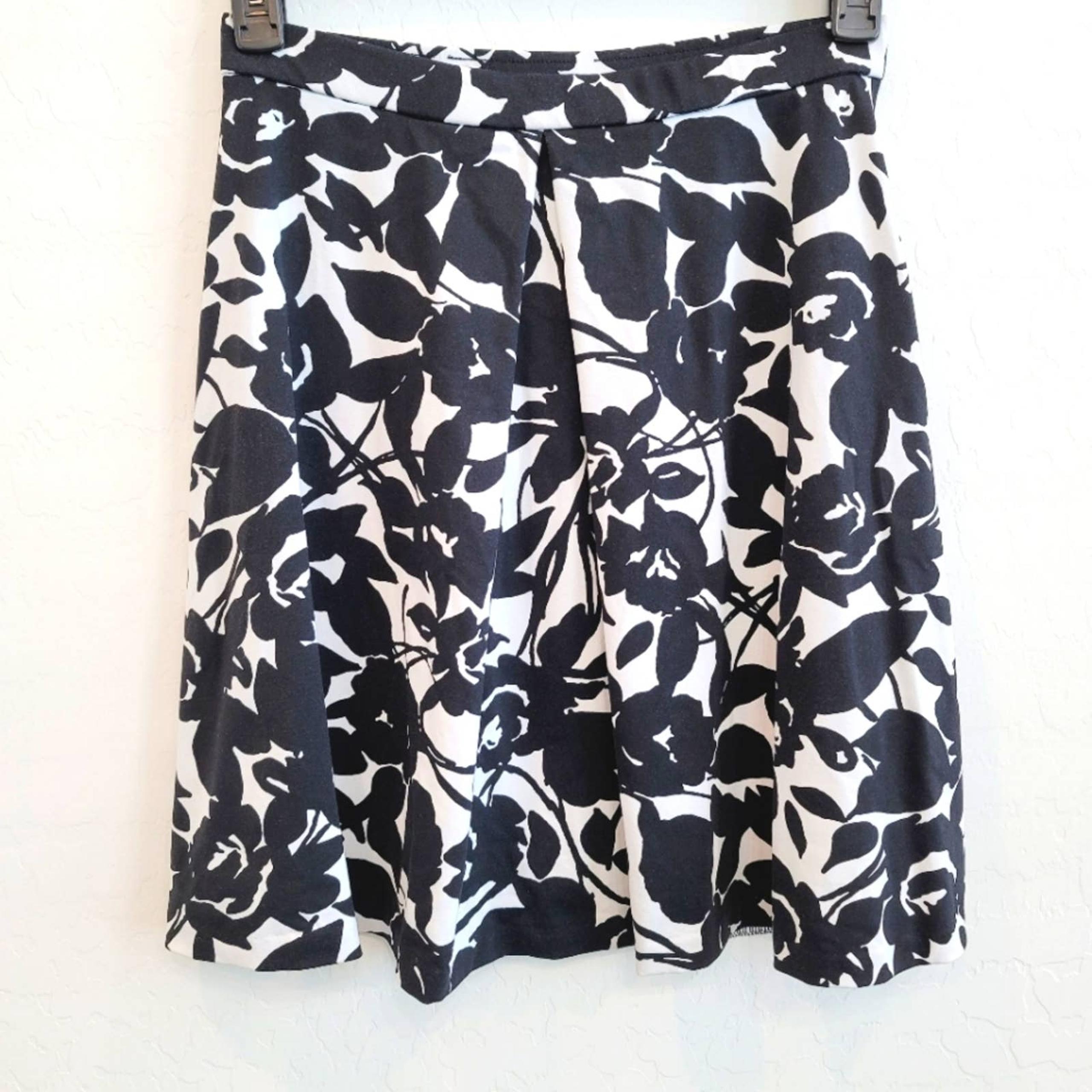 Adrienne Vittadini Black & White Floral A-line Skirt Women's Size Small