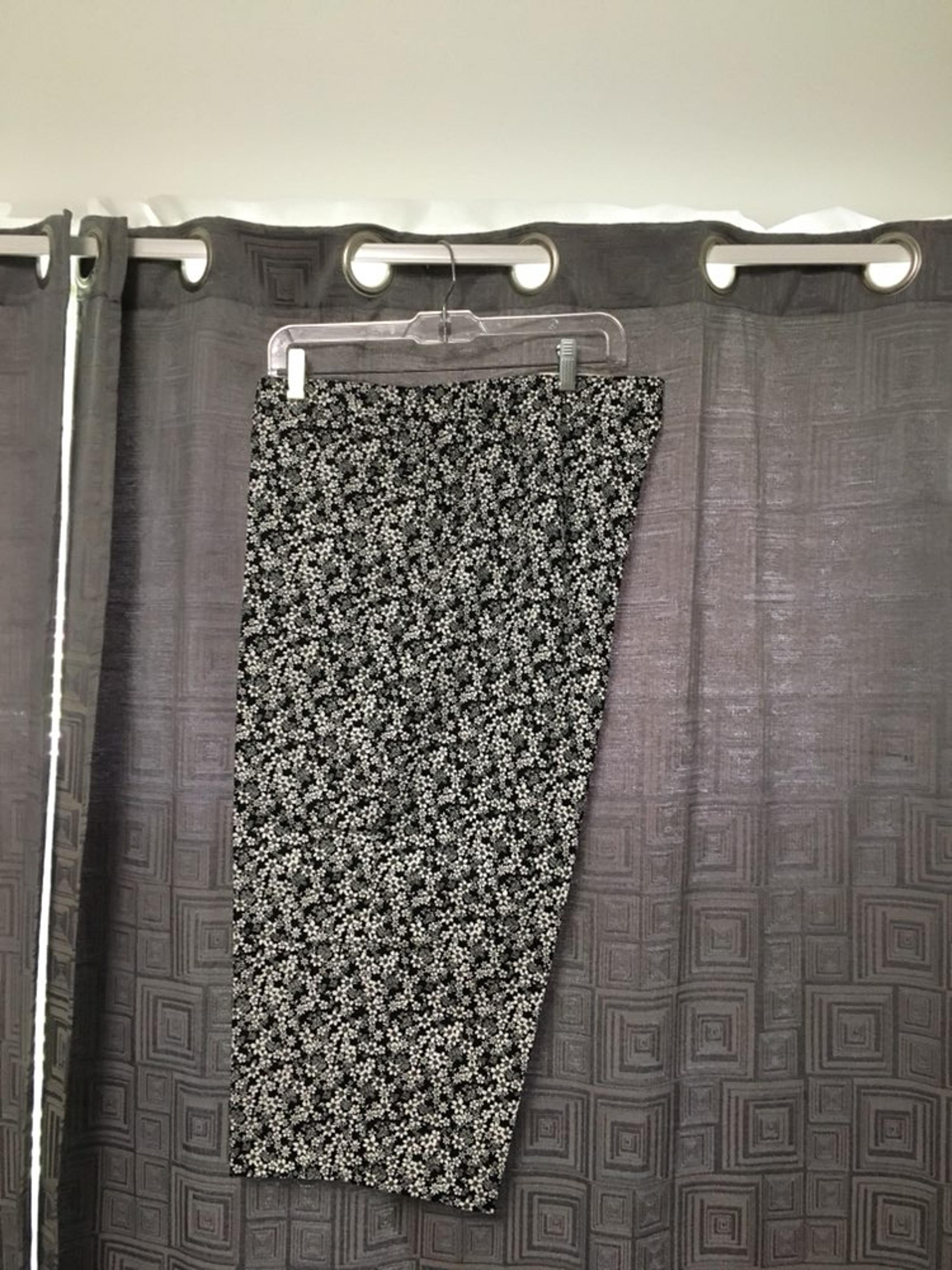 White Stag Black & White Floral Capri