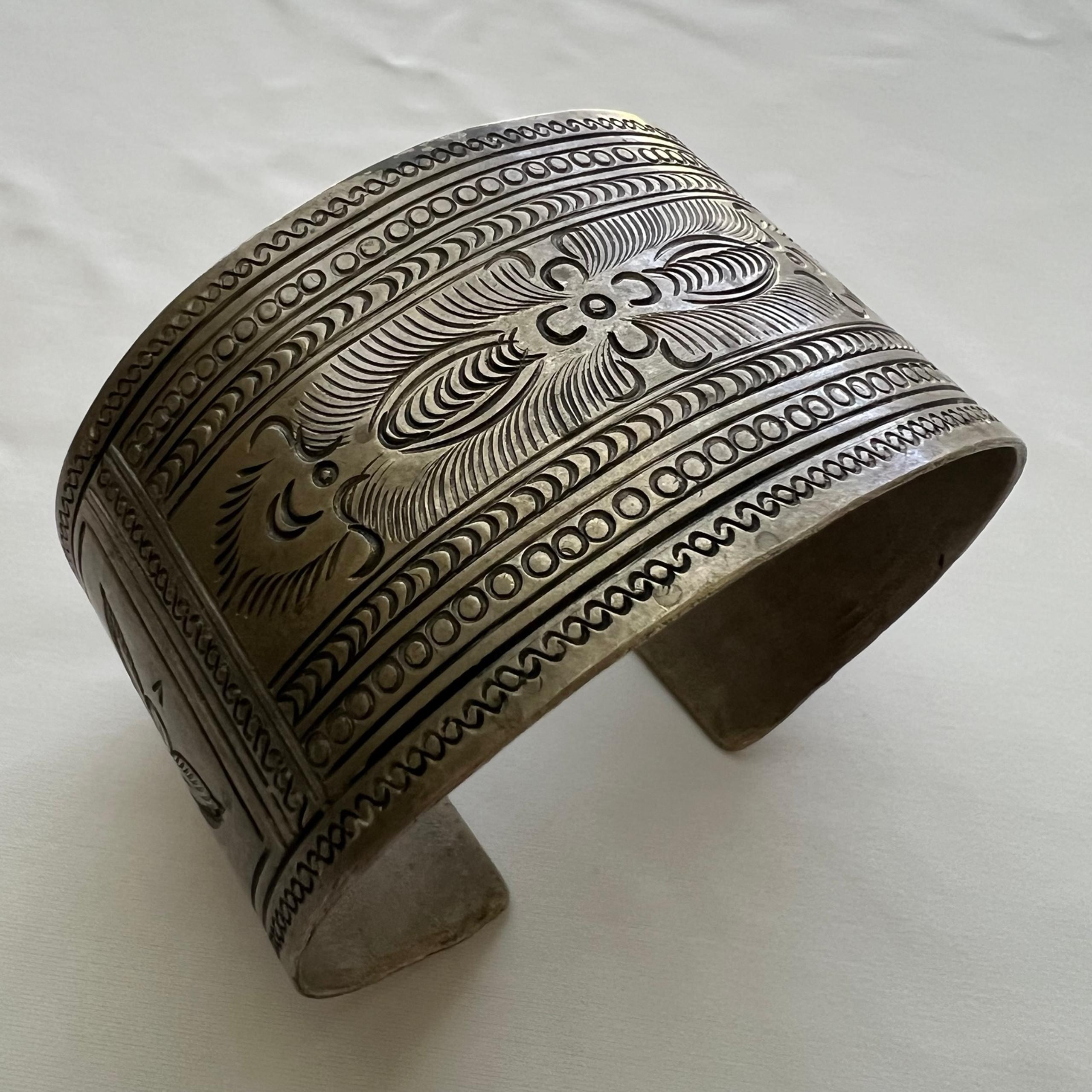 Brass Tone Carved Boho Indie Made in Thailand Costume Estate Cuff Bracelet