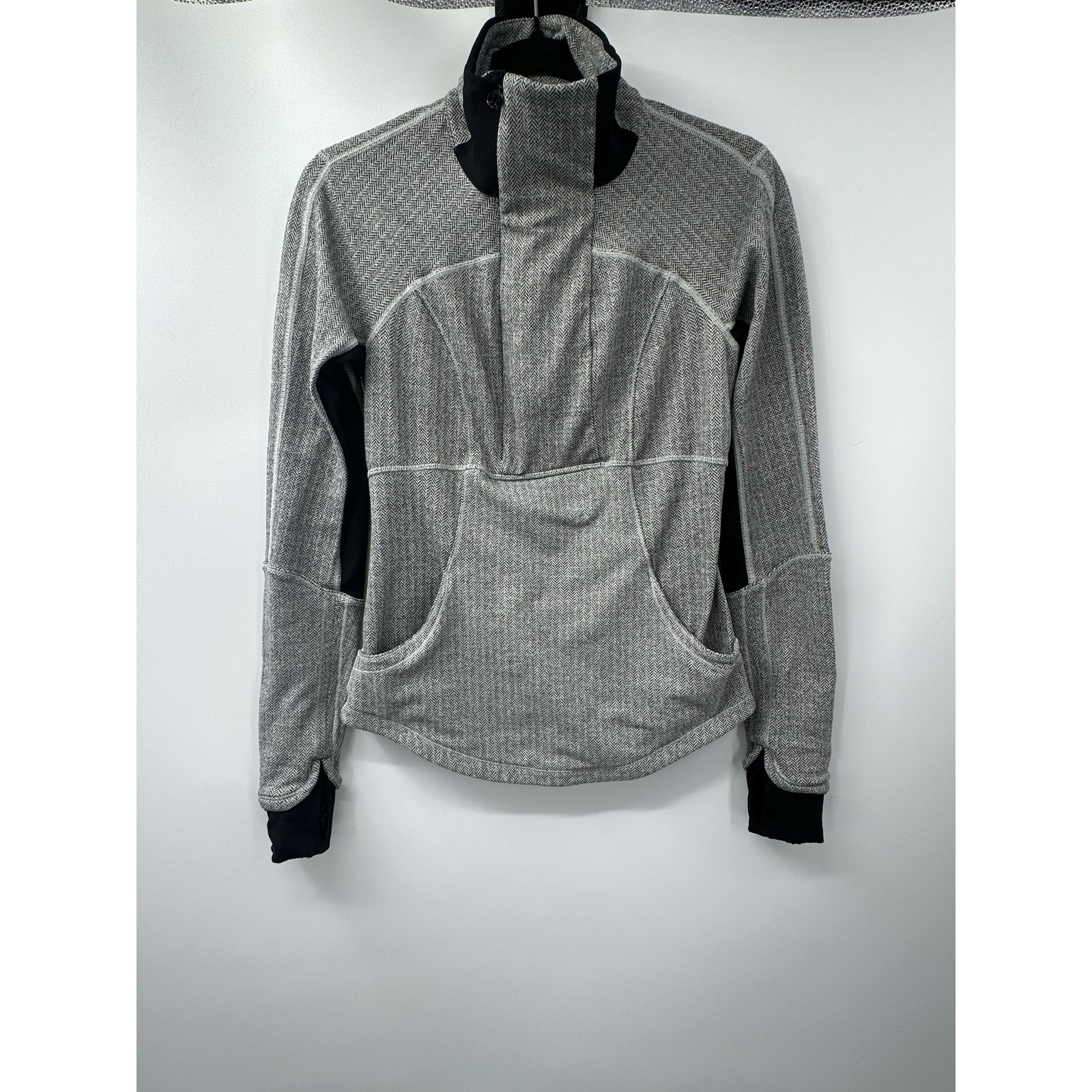 Lululemon Athletica Base Runner 1/2 Zip Women's Size 9 Gray Herringbone Pullover