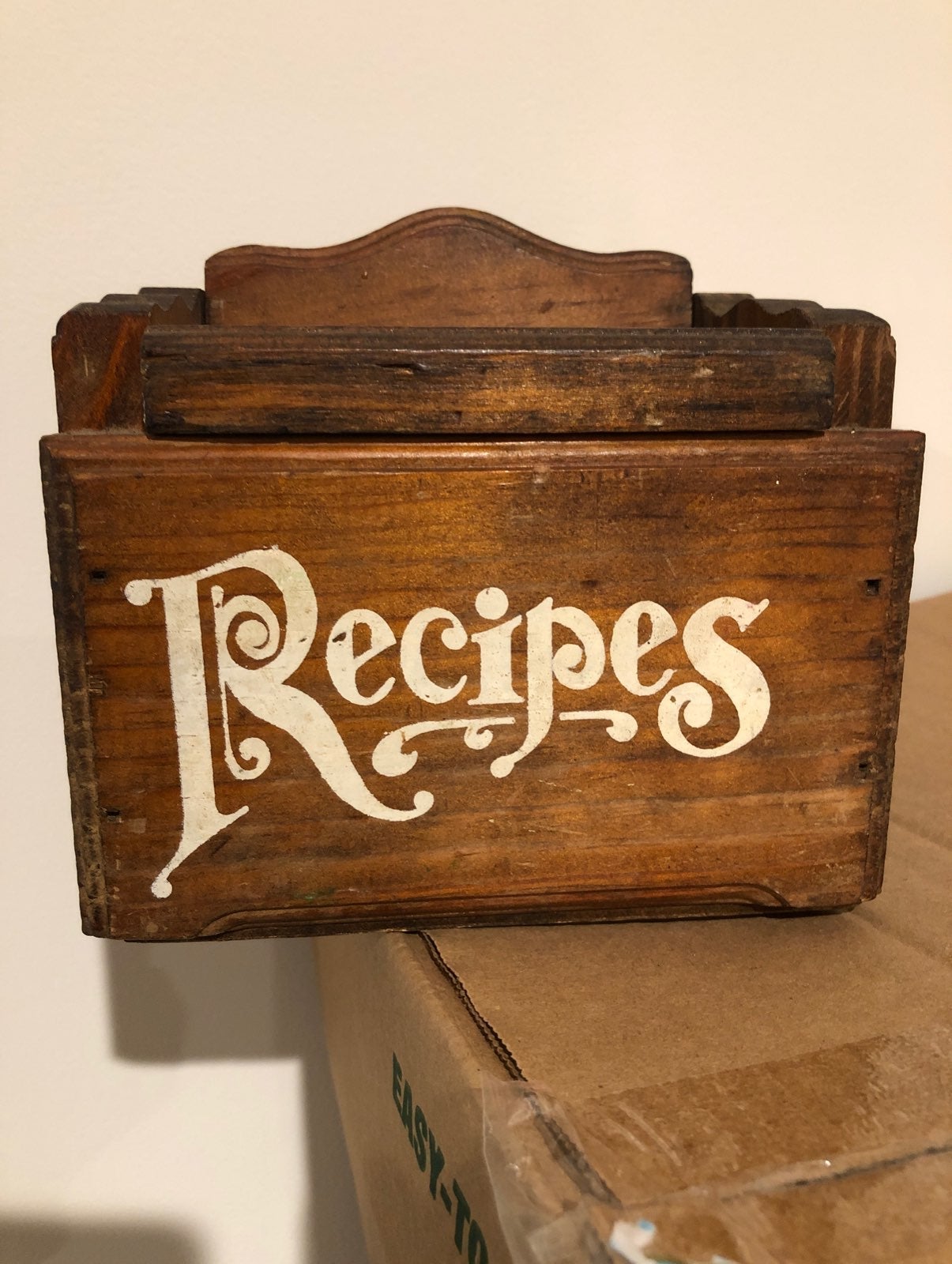 MID CENTURY RECIPE BOX WITH RECIPE INDEX