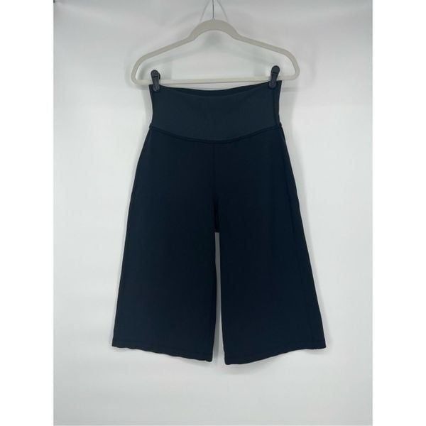 Lululemon High Ribbed Waist Wide Leg Cropped Black Pants Size 8 Athleisure Comfy