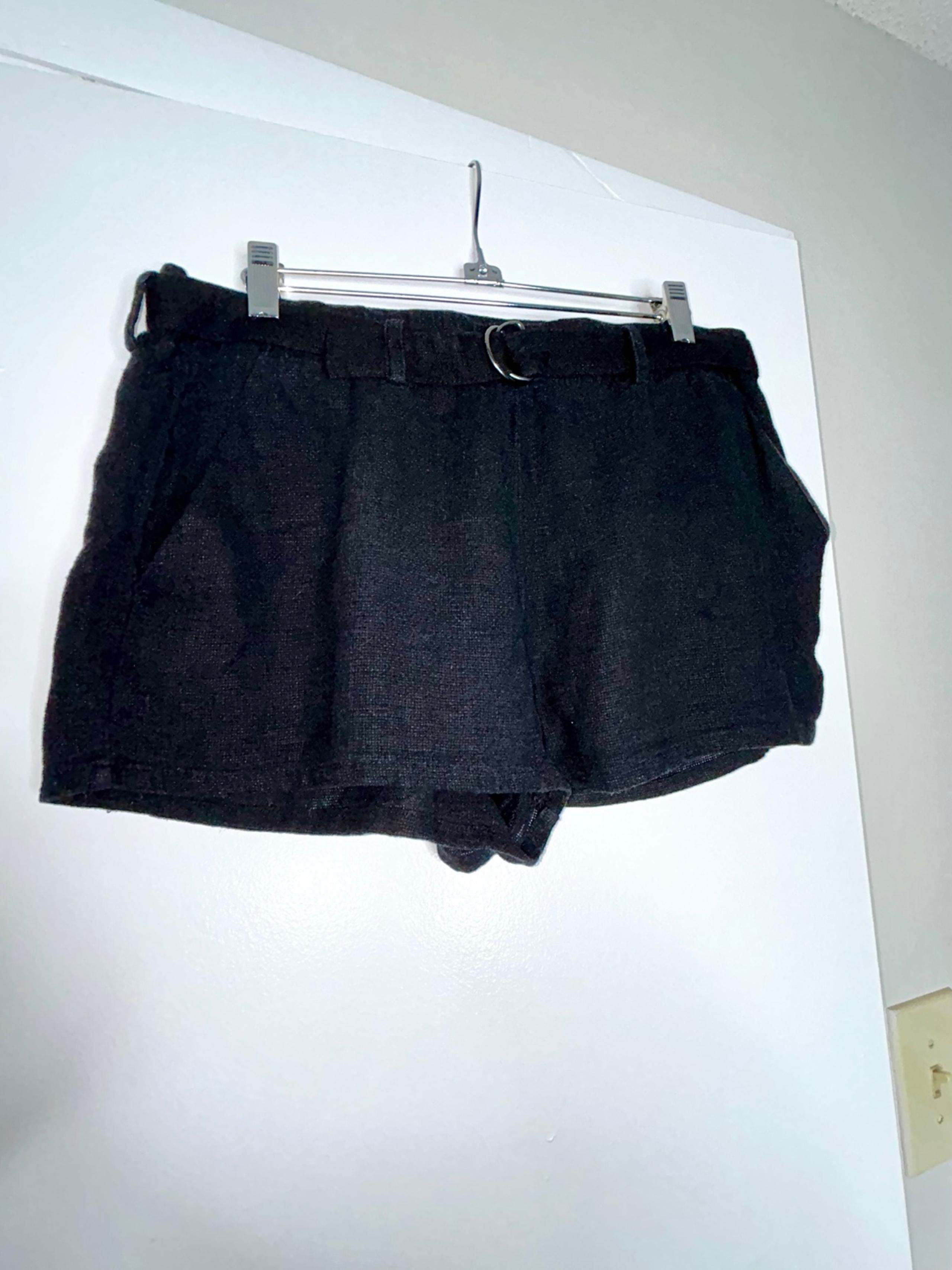 Forever 21 Black Woven Shorts with Belt Women’s Medium