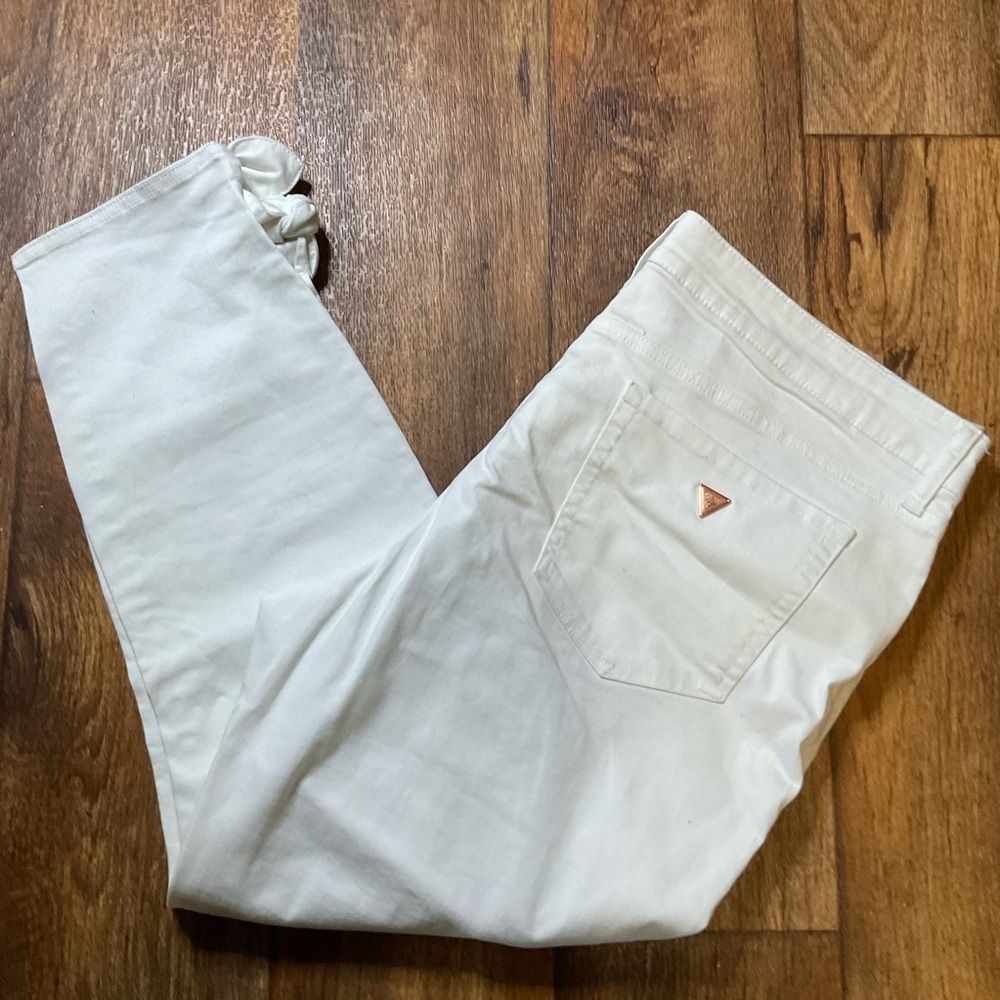Guess White Denim Jeans Bow Hem Womens 34 Gold Logo Stretch