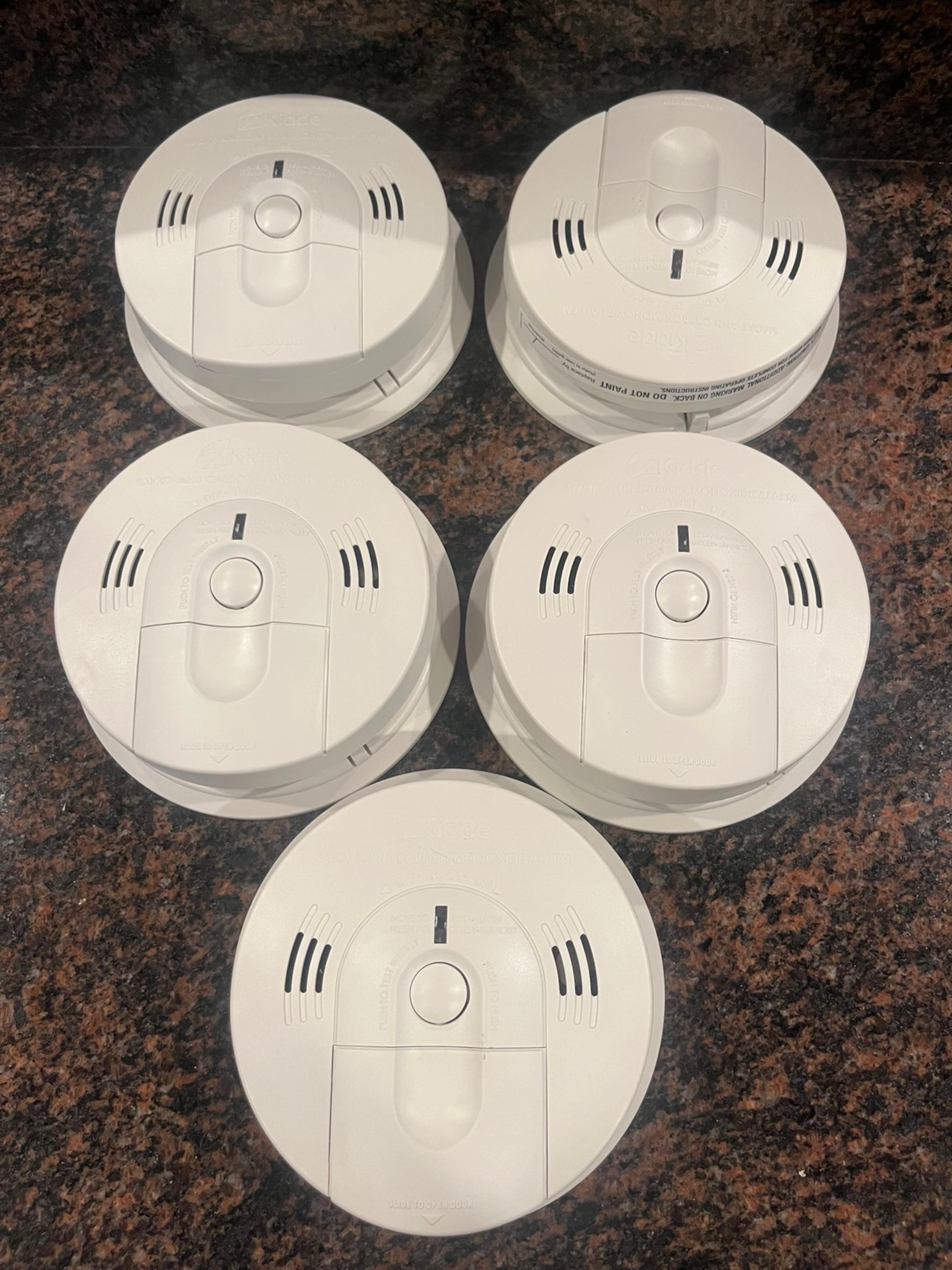 Lot of 5 Kidde Smoke and CO Detector Battery Powered w/ Voice 2021