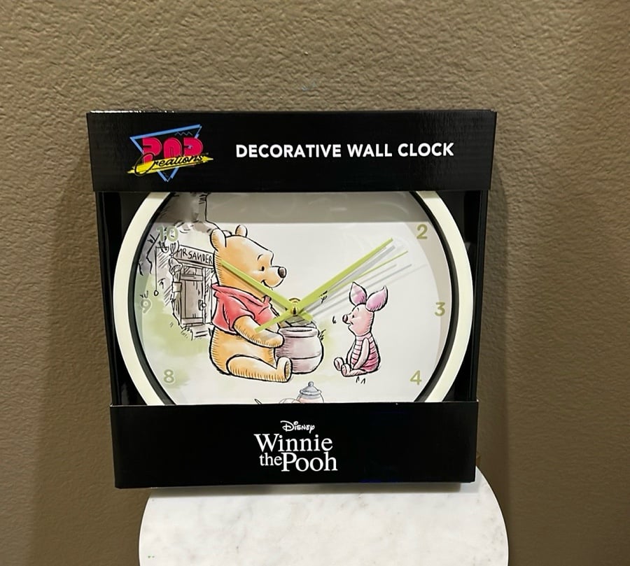 Disney Winnie the Pooh Decorative Wall Clock - White and Green
