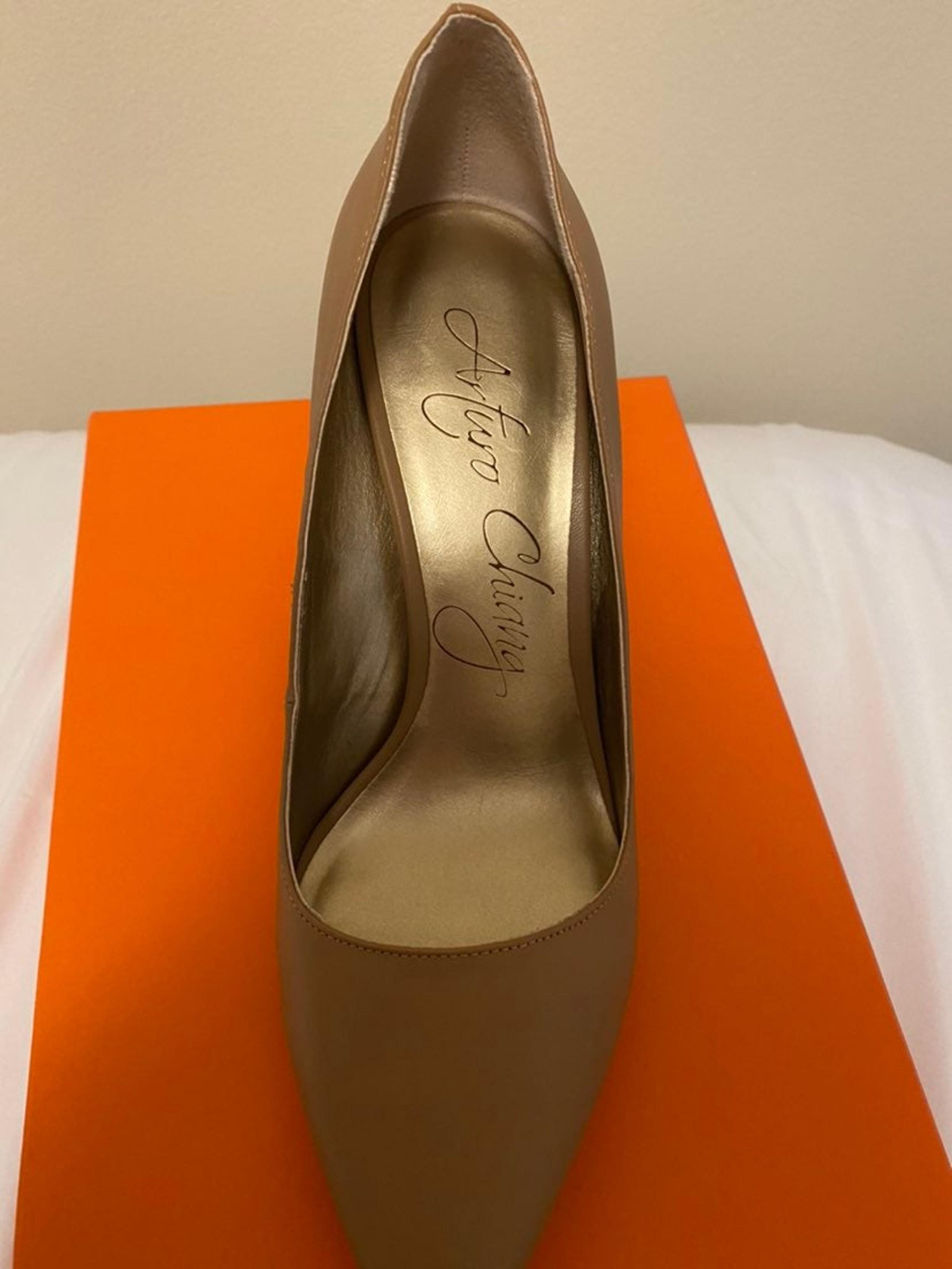 Arturo Chiang Heels