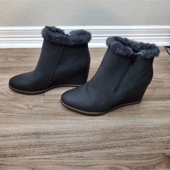NATURALIZER faux fur trimmed hidden wedge super comfy boots size 10 new!!!!