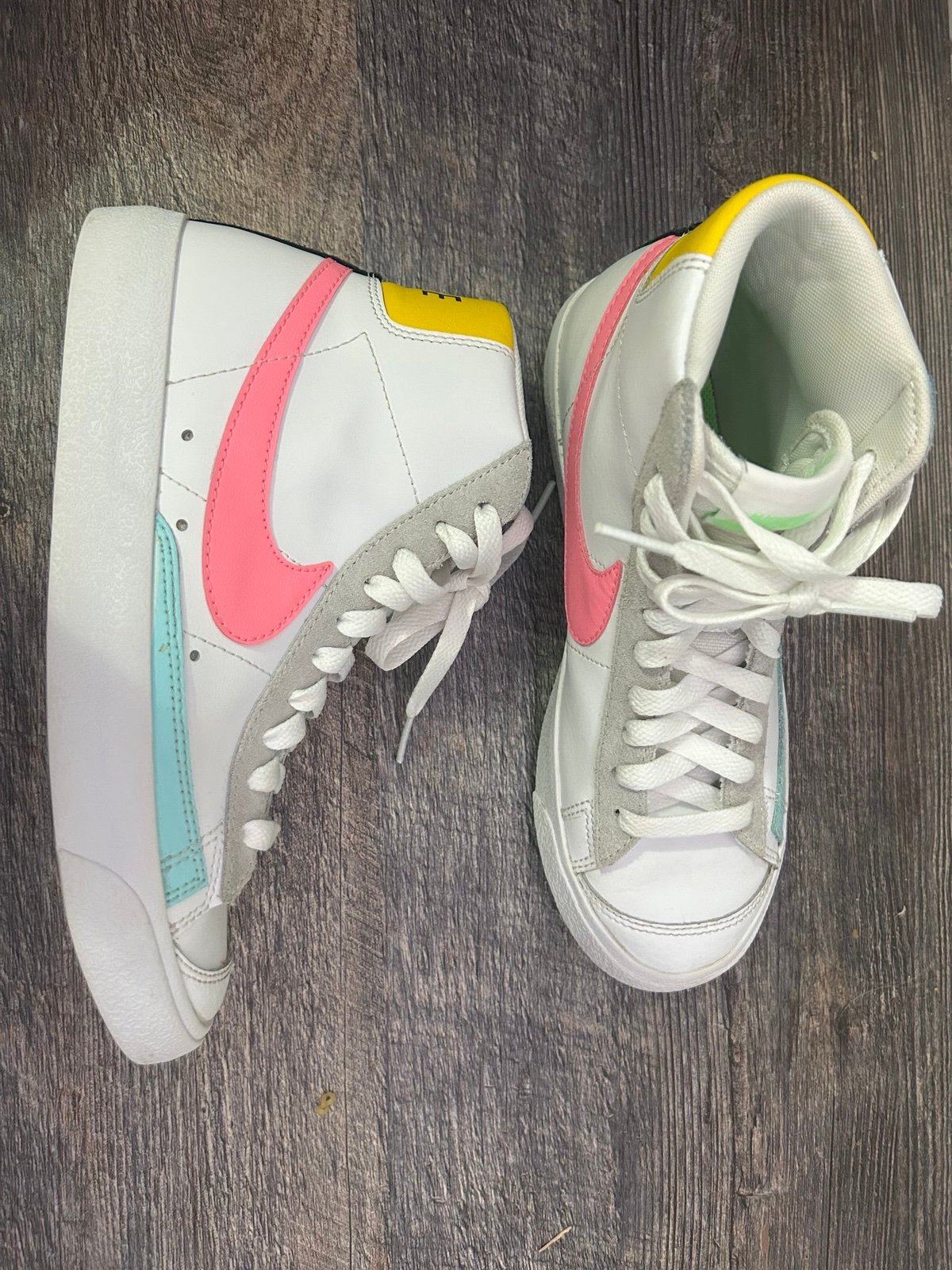 Nike Blazer Mid 77 DA4295-100 White/Pink Glow/Pure Platinum Women Size 6