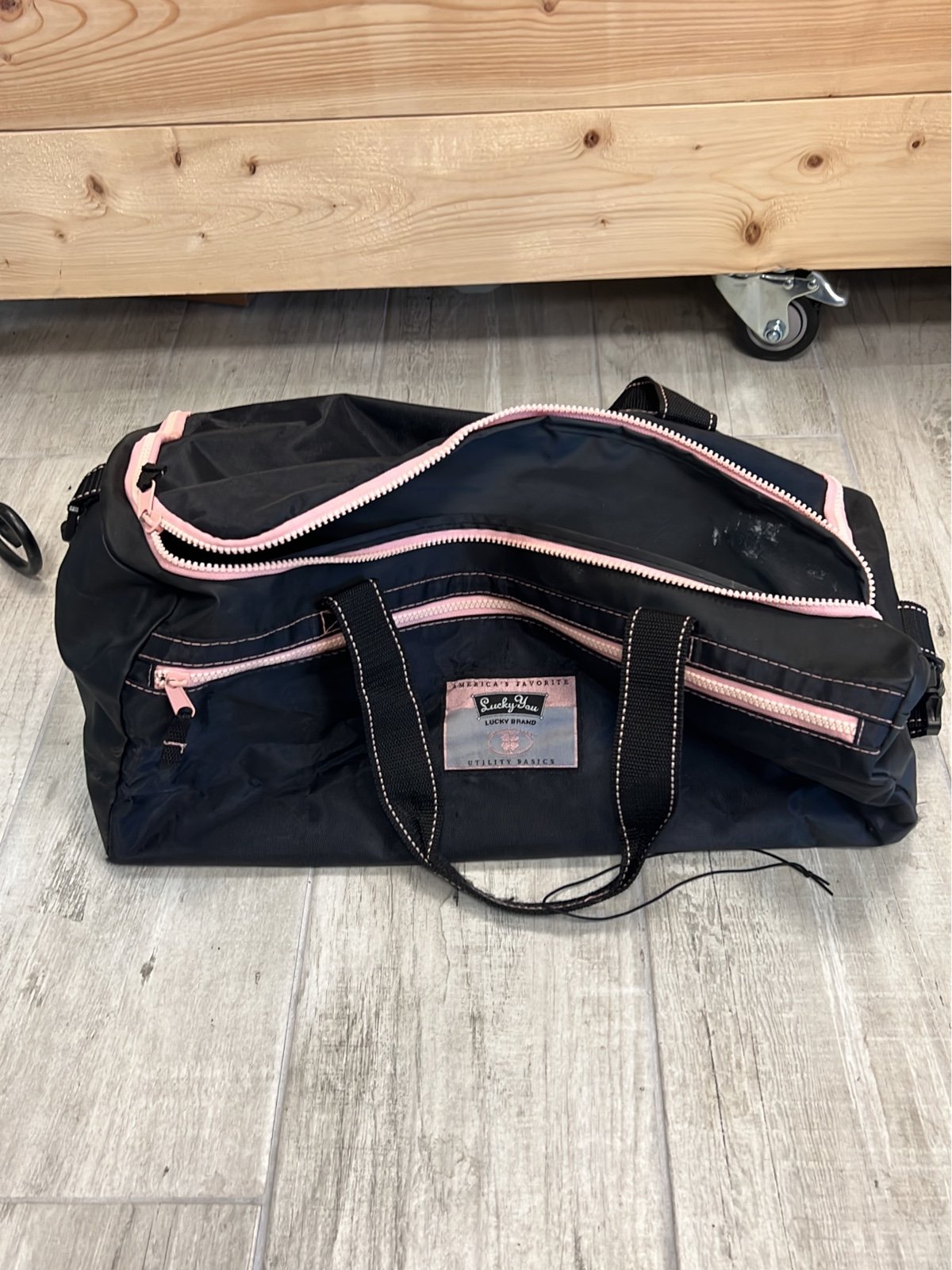 Lucky Brand Lucky You Black Pink Gym Tote Weekend Bag Duffle