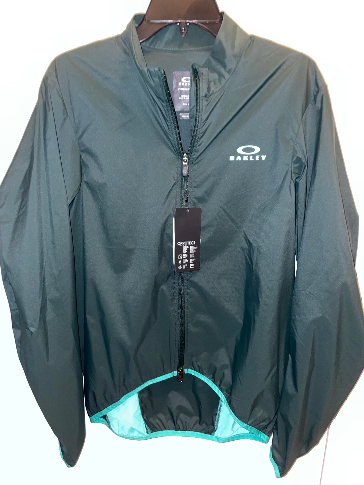 NWT Oakley Endurance packable cycling jacket men's medium green $120