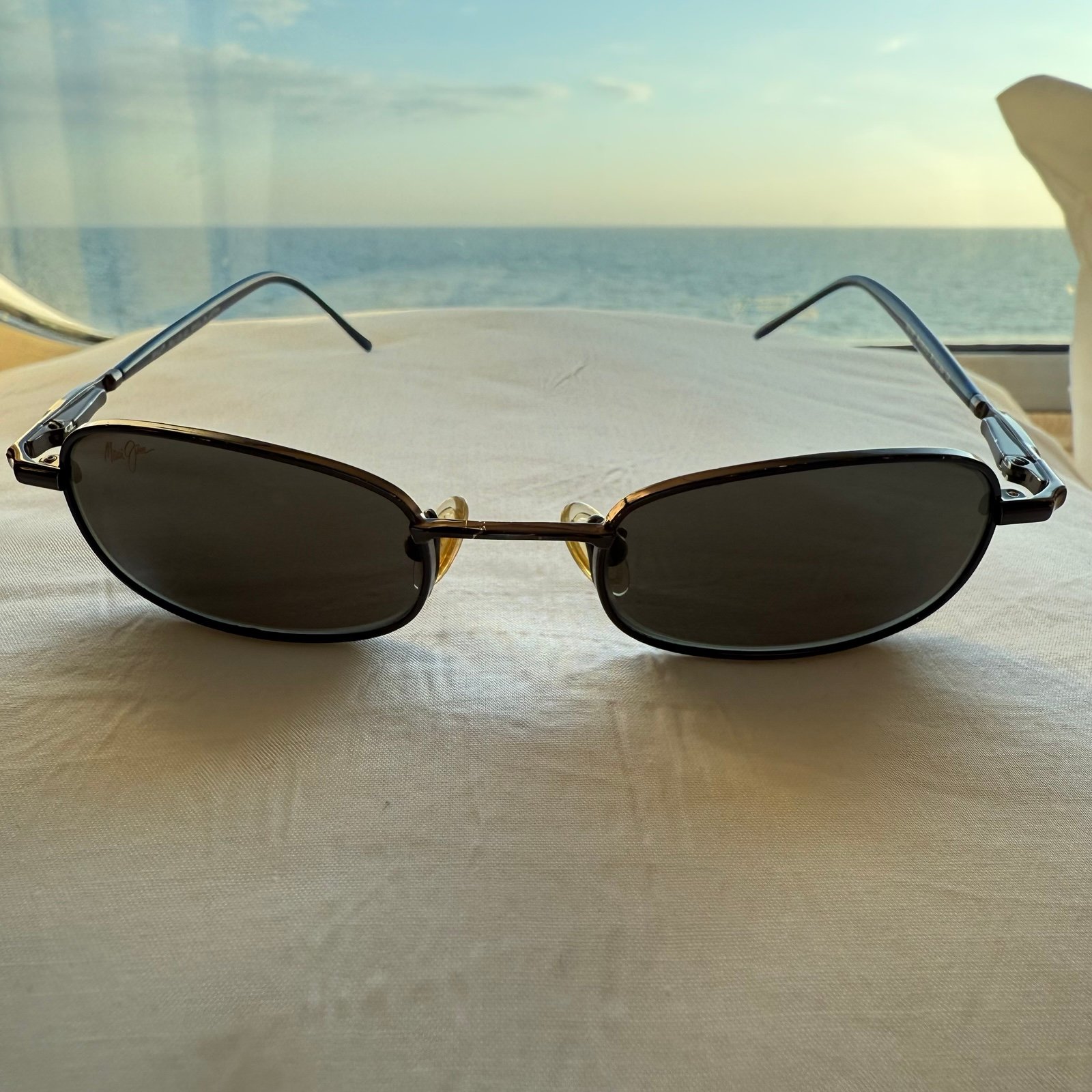 MAUI JIM MJ-135-02 DGM GRAY POLARIZED CRYSTAL LENS SLEEK OVAL FLEX SUNGLASSES