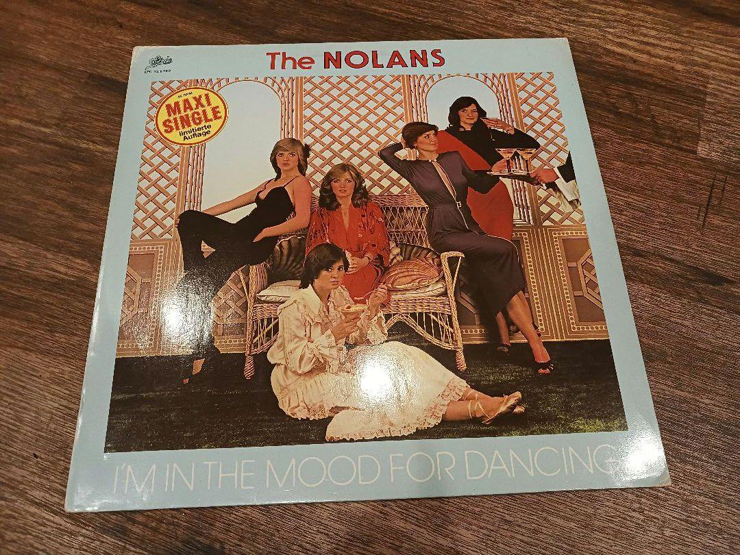 THE NOLANS/I'M IN THE MOOD DANCING (Record)