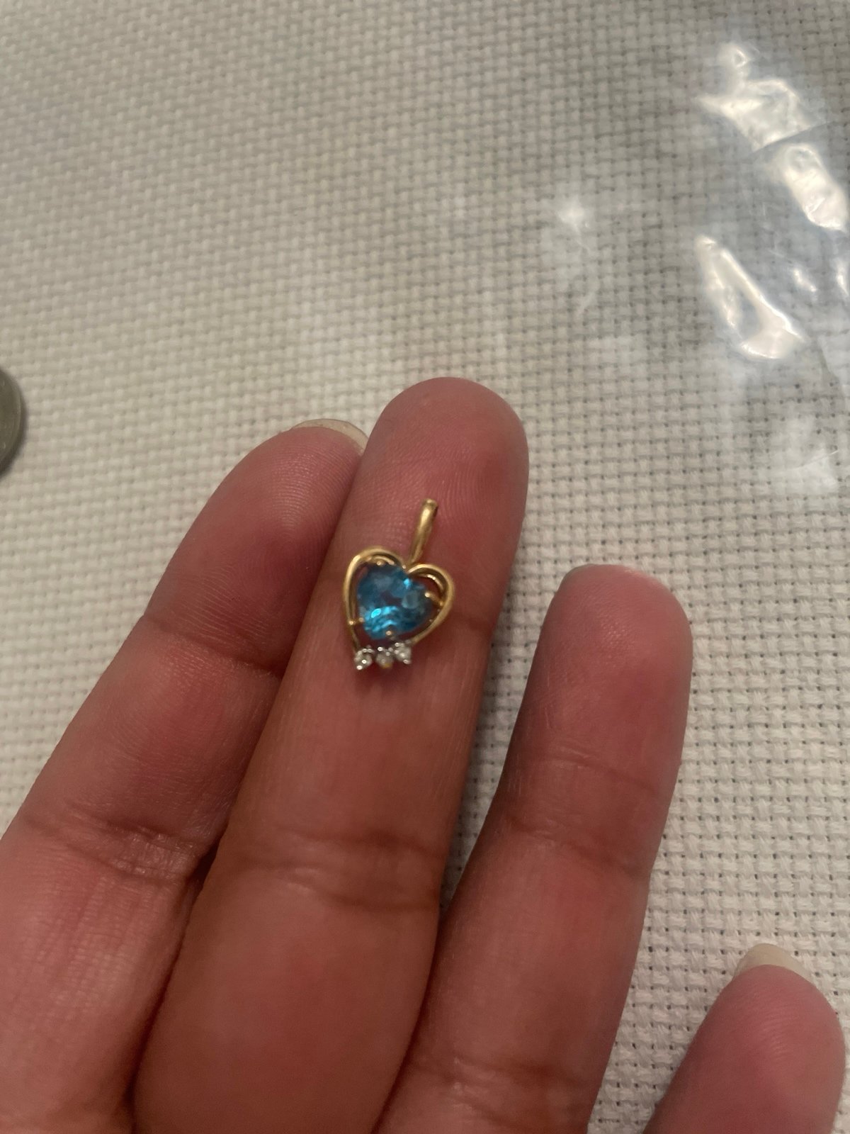 10k gold pendant