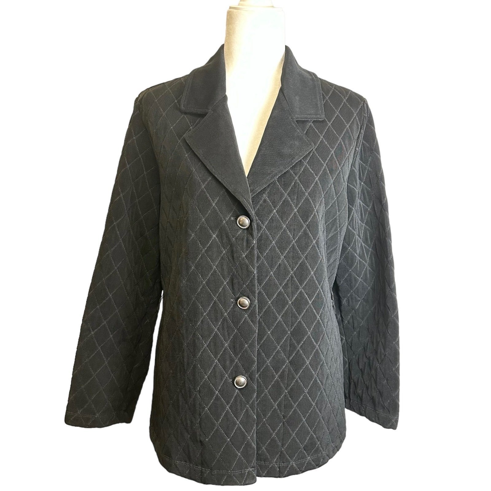 Chico’s Travelers Quilted Blazer Women’s sz. 1 (M) Black Jacket Button Closure