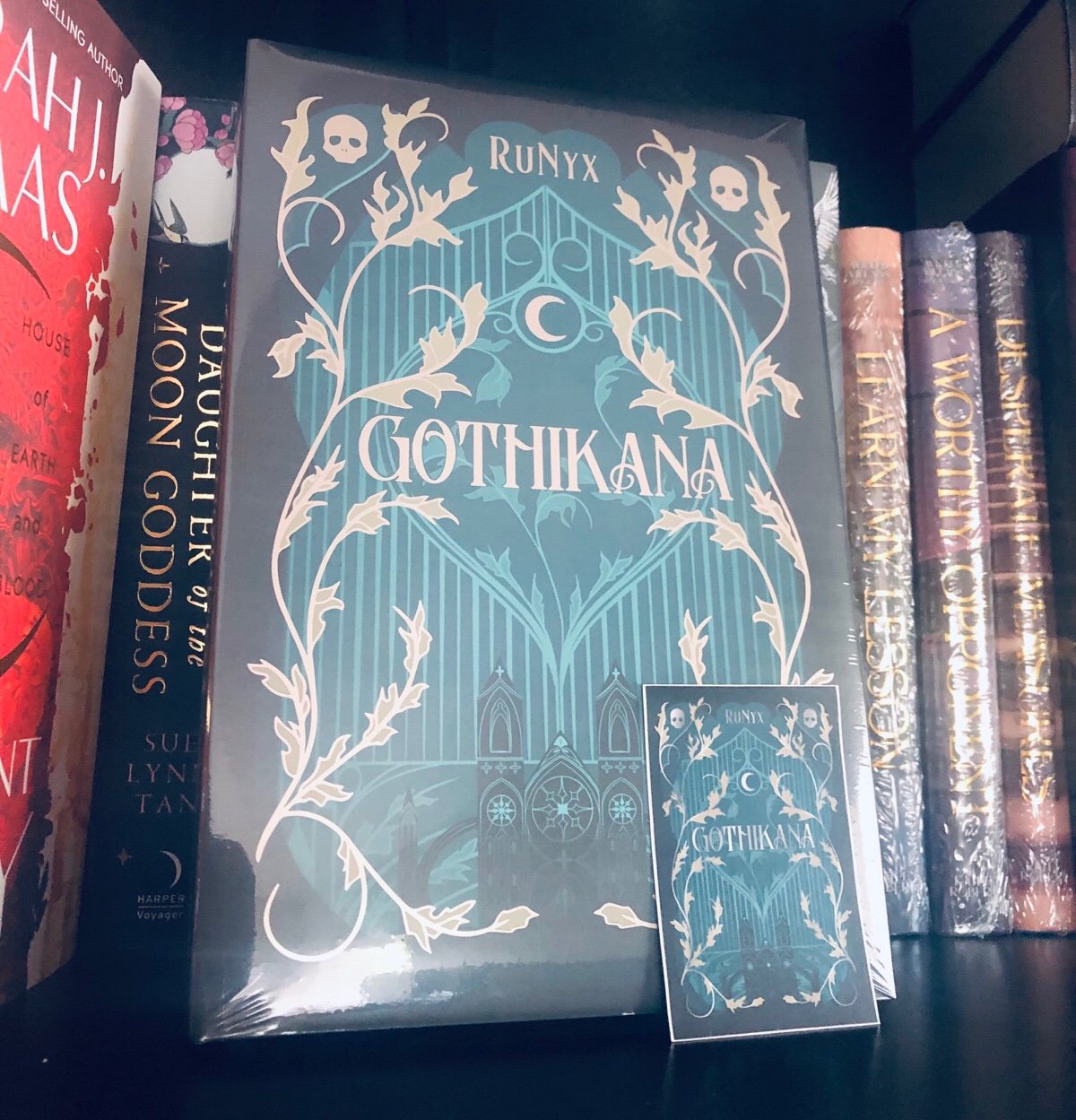 Exclusive Deluxe Edition Gothikana Runyx