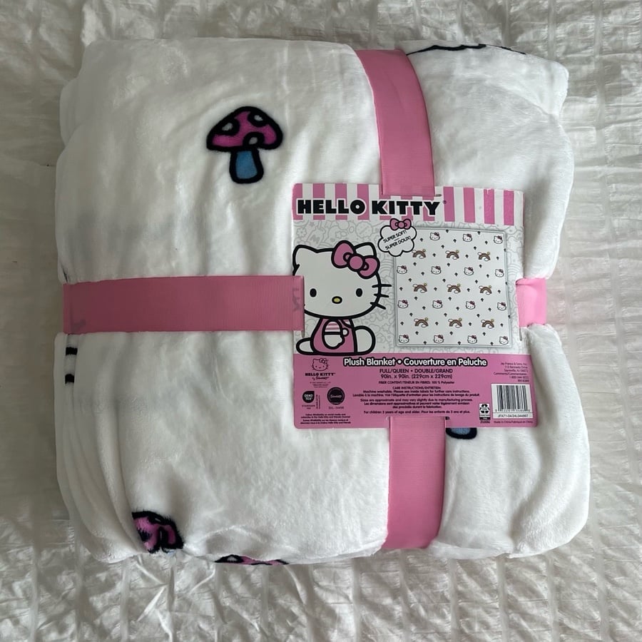 Hello Kitty blanket