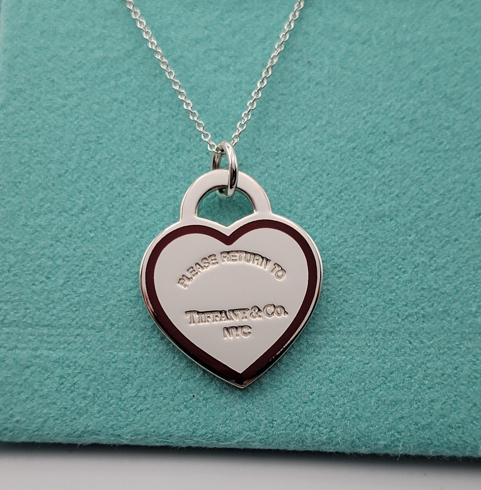 Tiffany & Co Return to Tiffany 16 Necklace w/ Red Outline Heart Brand New