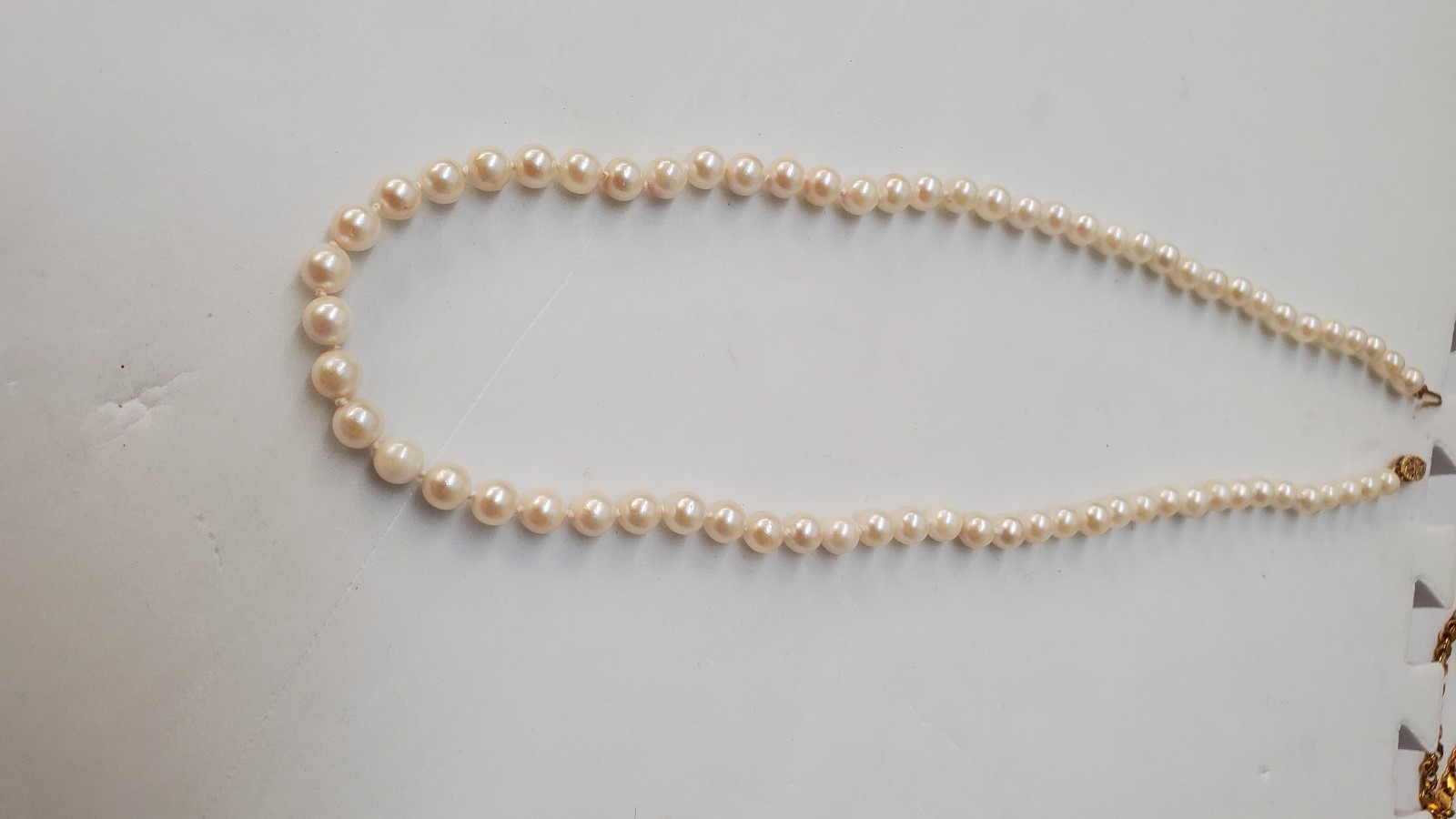 Genuine pearls 18 Necklace, 14kt Gold clasp