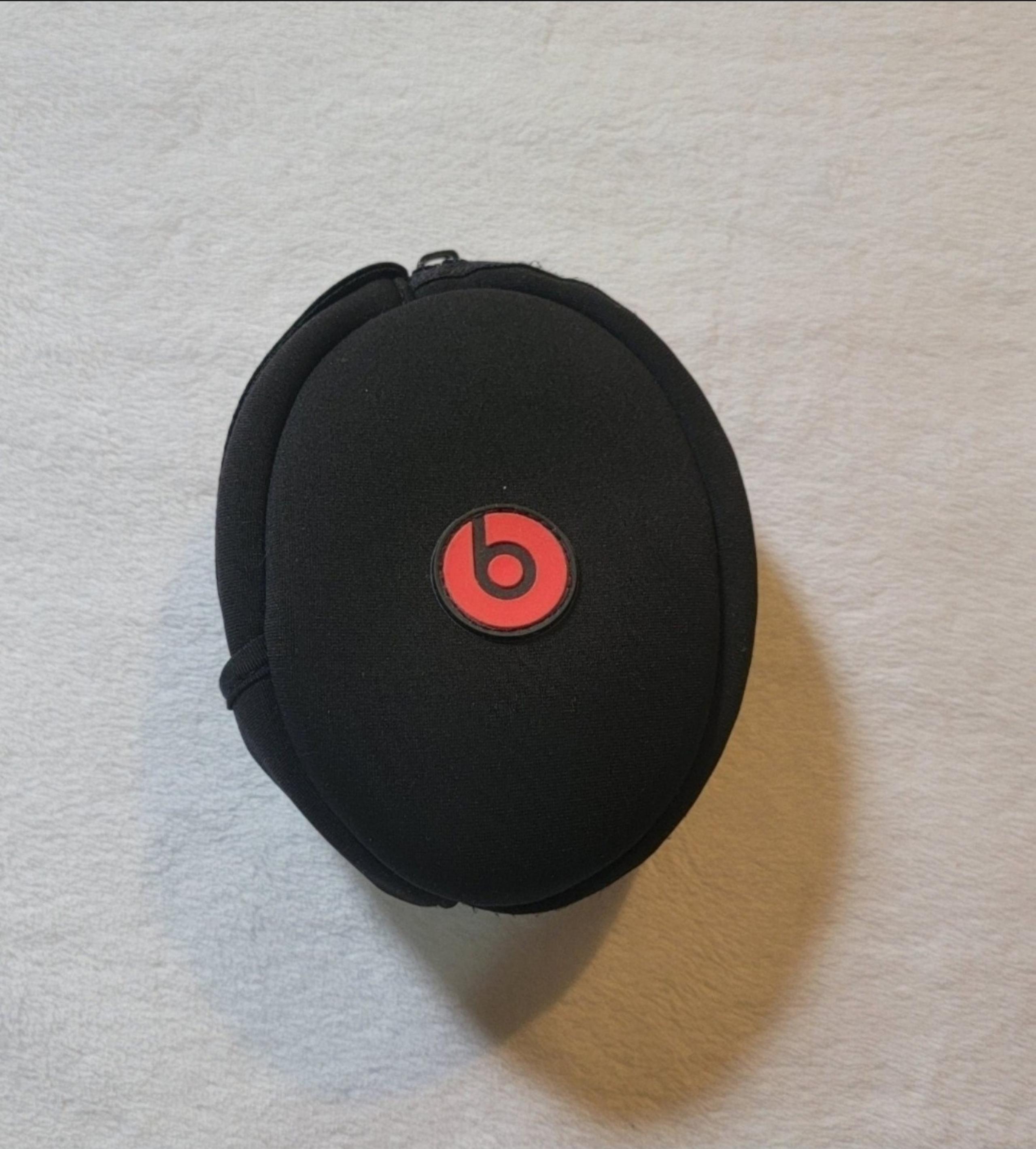 Beats by Dr. Dre Soft Headphones Case - NWOT!