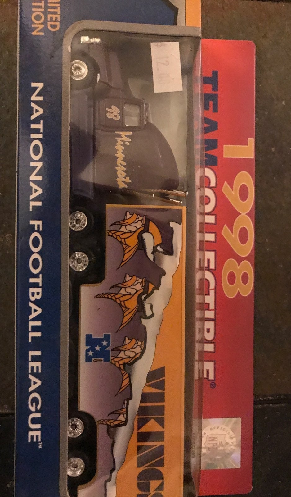 (5) minnesota vikings truck