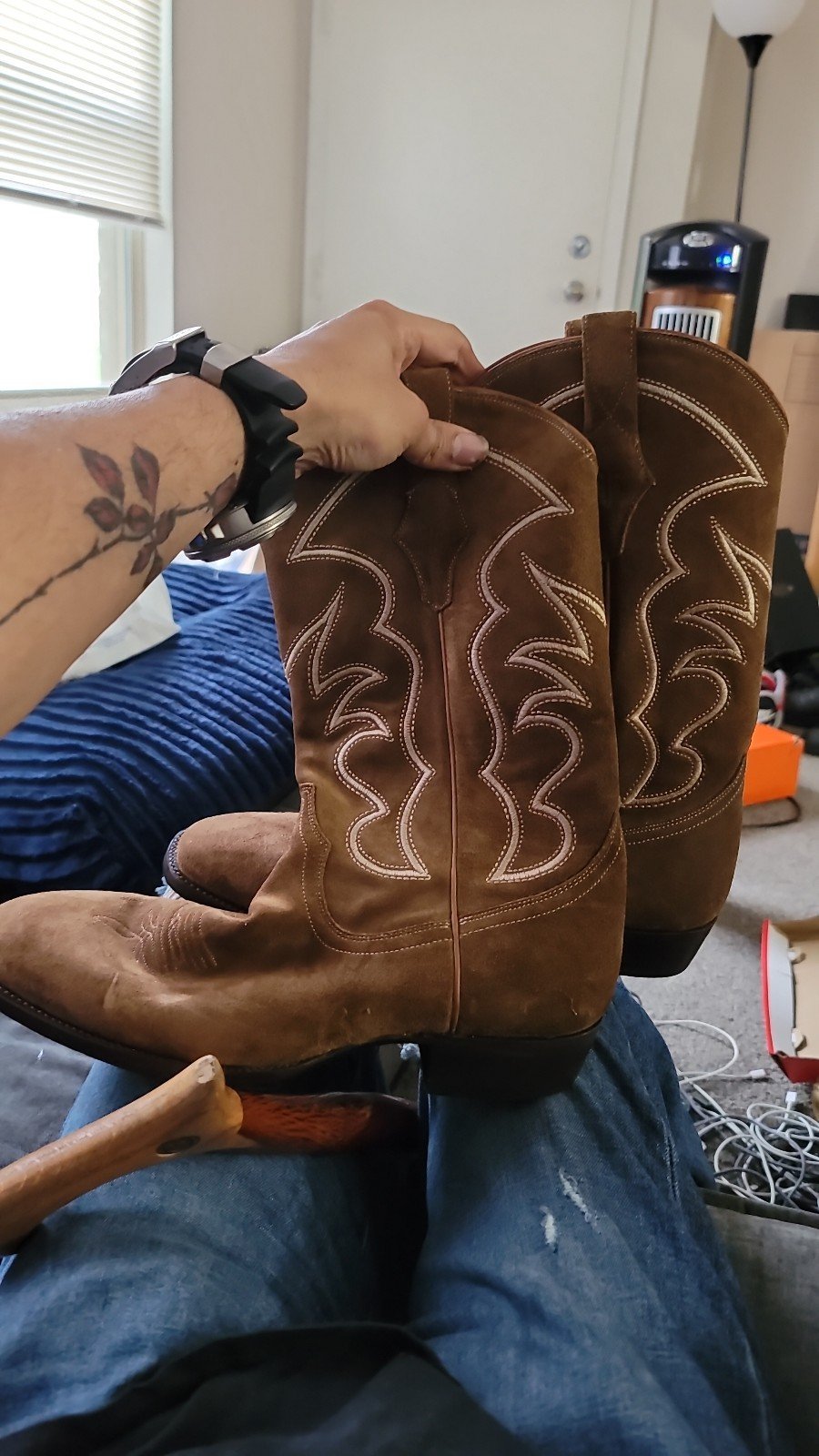 Men's new never worn light brown suede cowboy boots by Frye