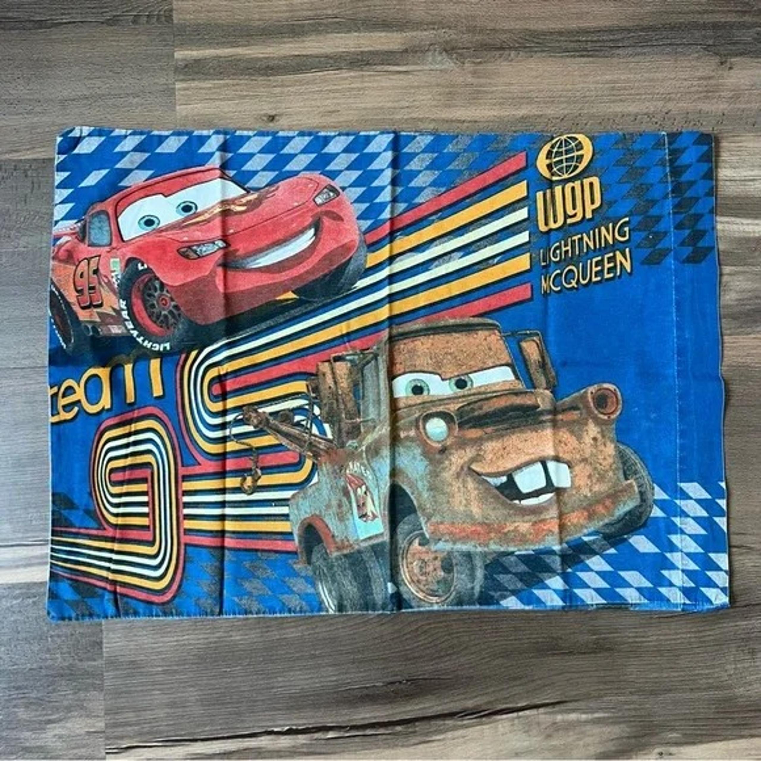 Y2K Disney Pixar Cars 2 World Grand Prix Pillowcase - McQueen Mater & Pit Crew